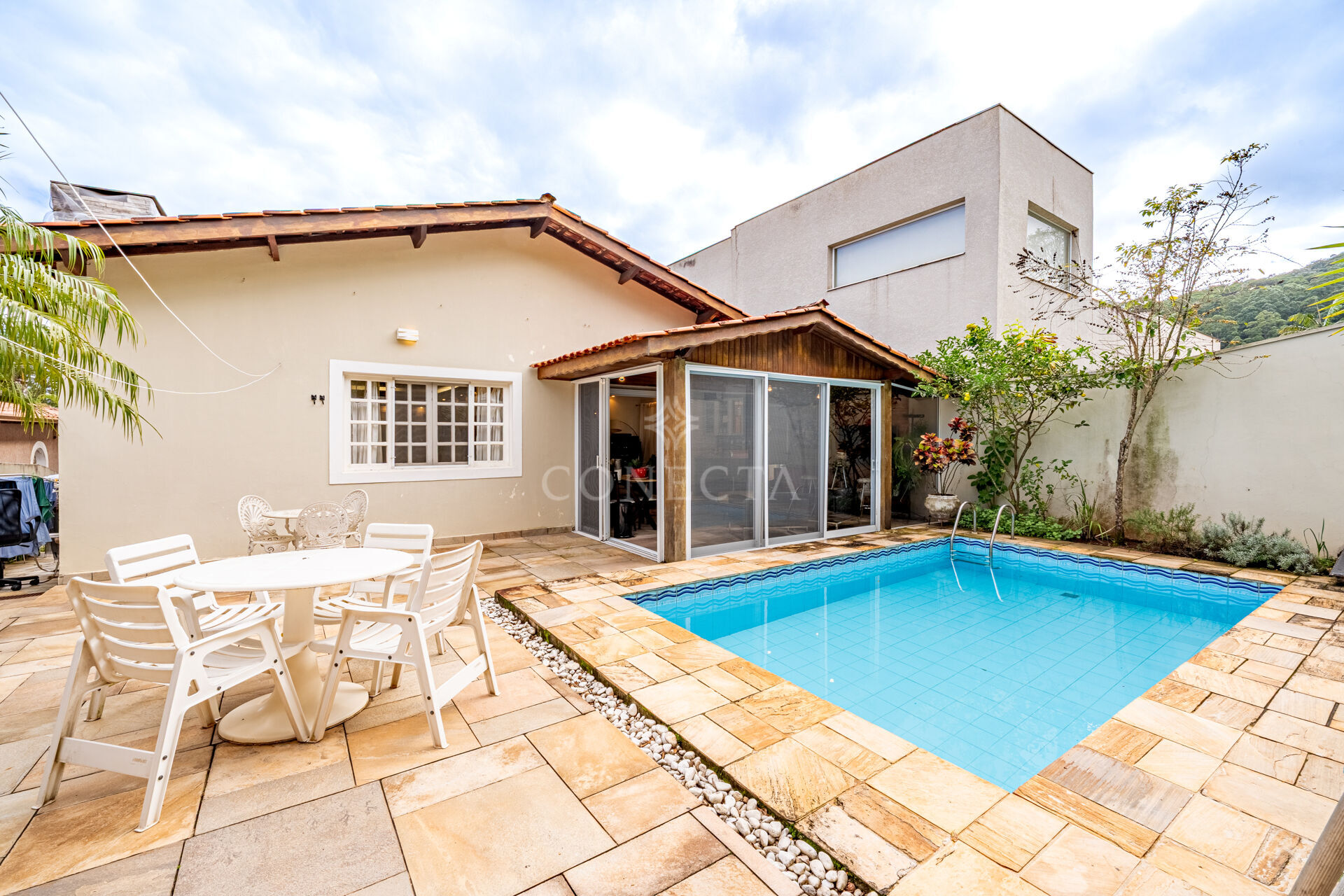 Casa, 4 quartos, 224 m² - Foto 2