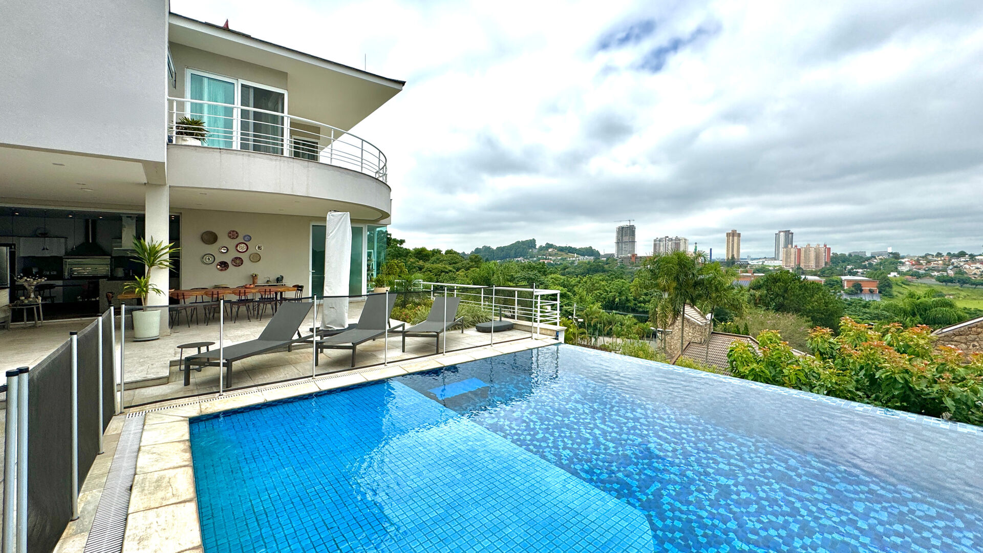 Casa à venda com 4 quartos, 1430m² - Foto 3