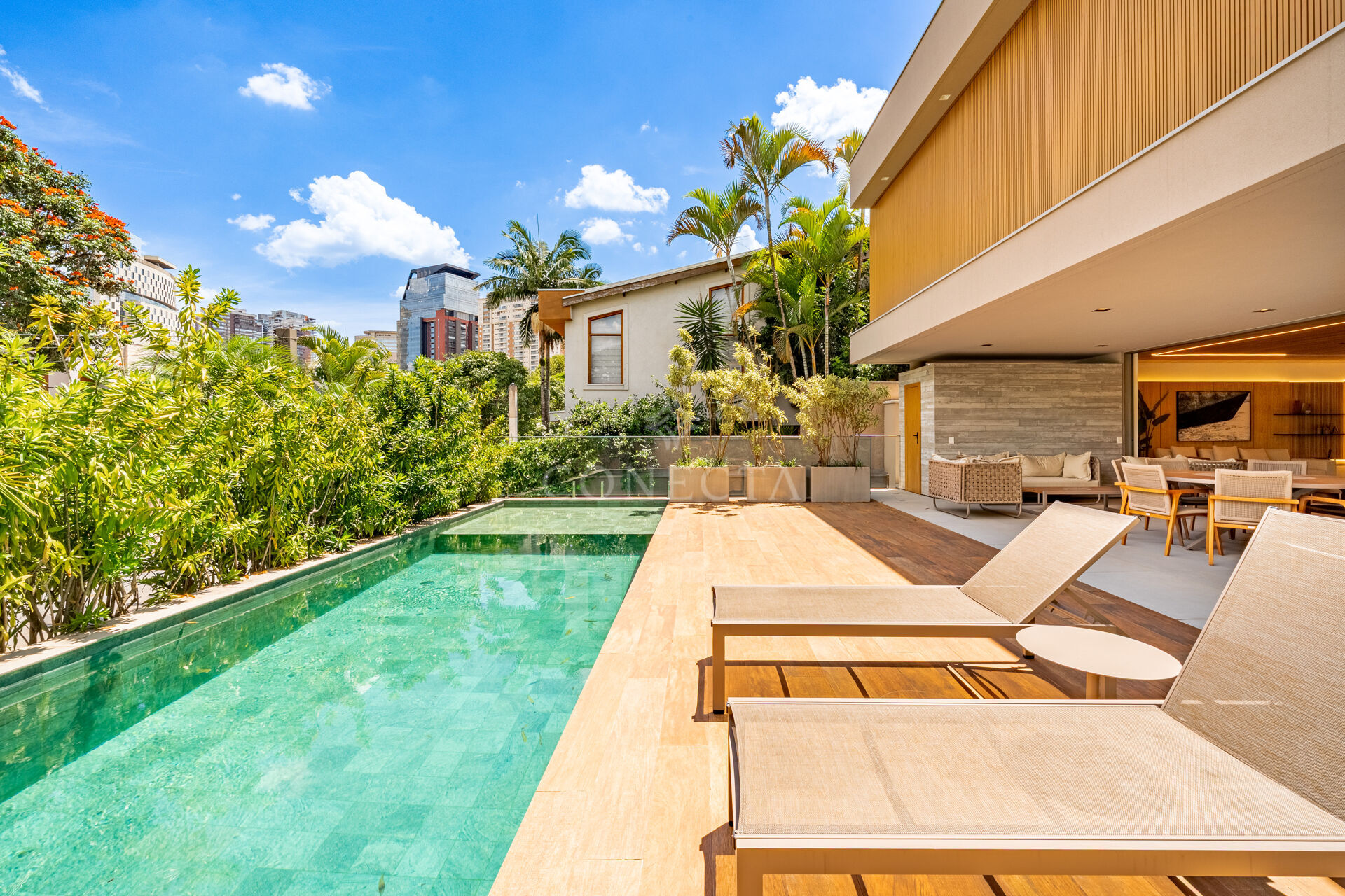 Casa à venda com 4 quartos, 622m² - Foto 2