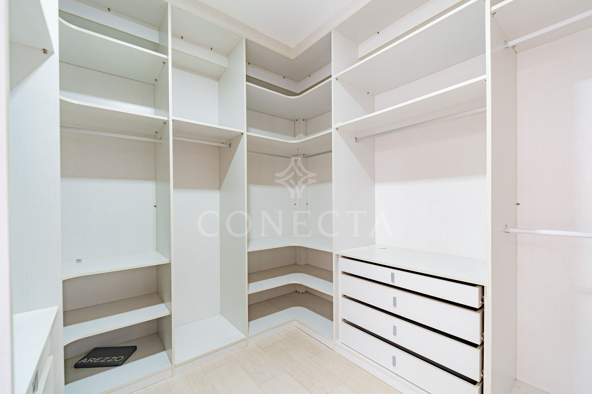 Apartamento à venda com 3 quartos, 207m² - Foto 11