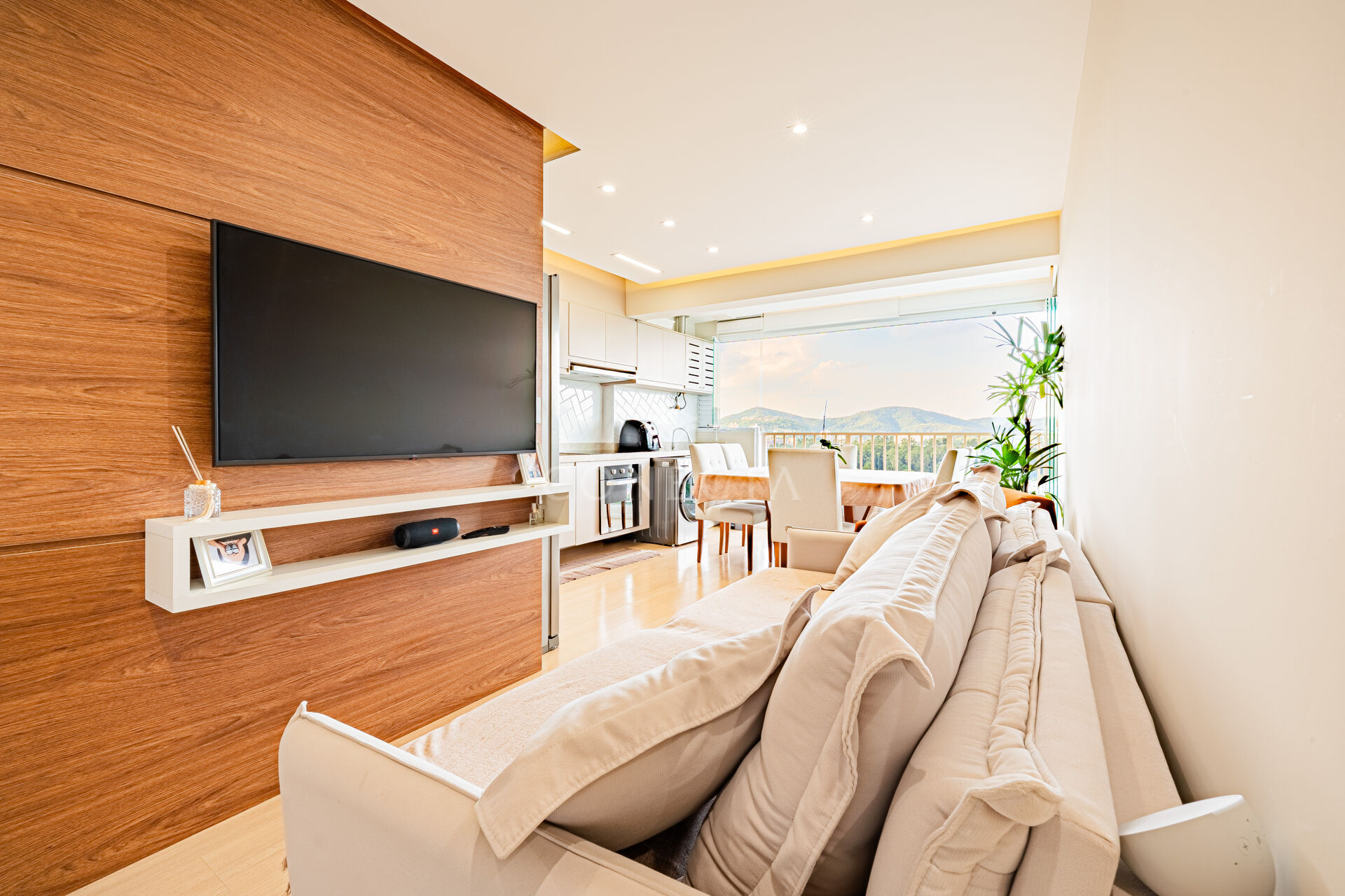 Apartamento à venda com 2 quartos, 60m² - Foto 1