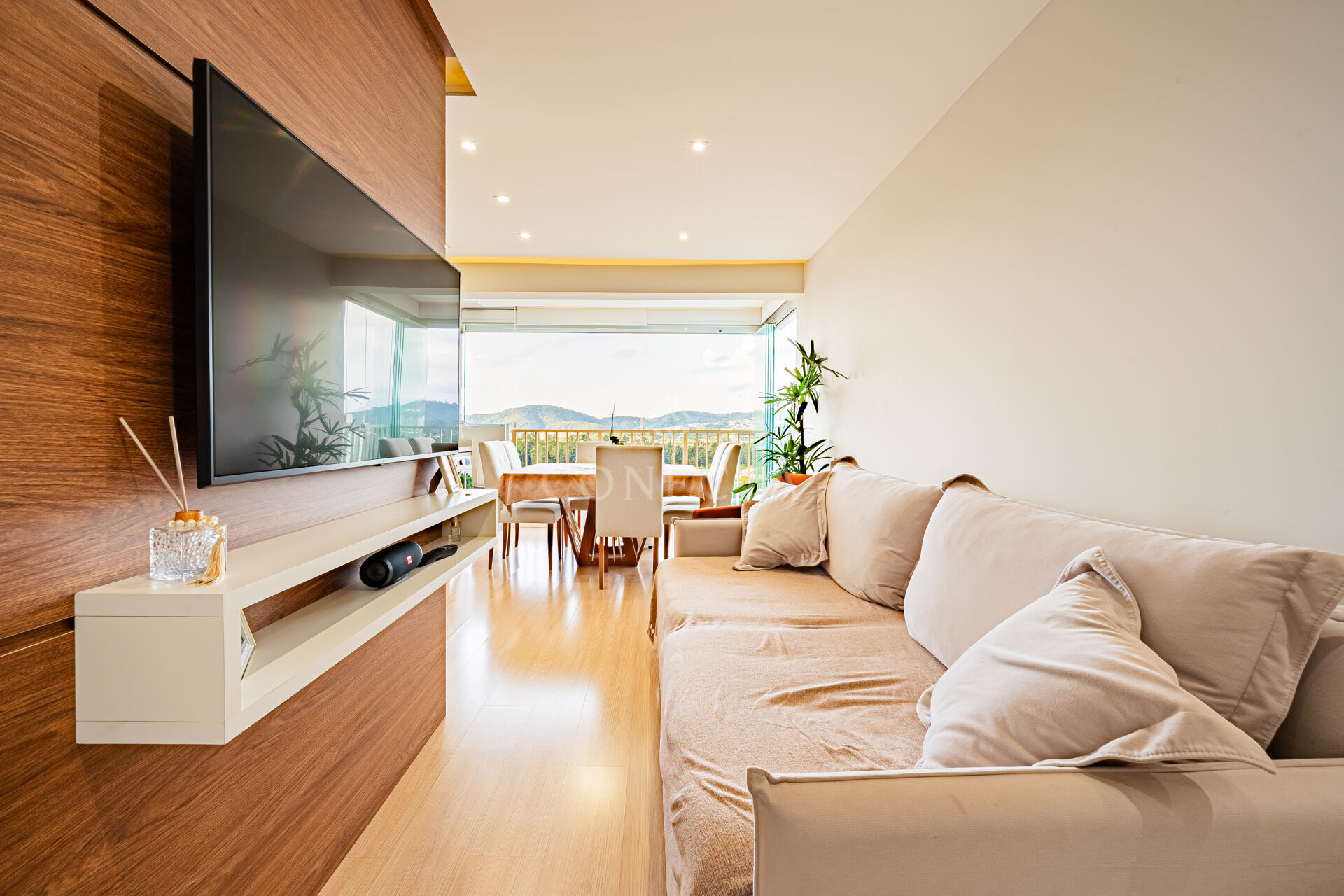 Apartamento à venda com 2 quartos, 60m² - Foto 2