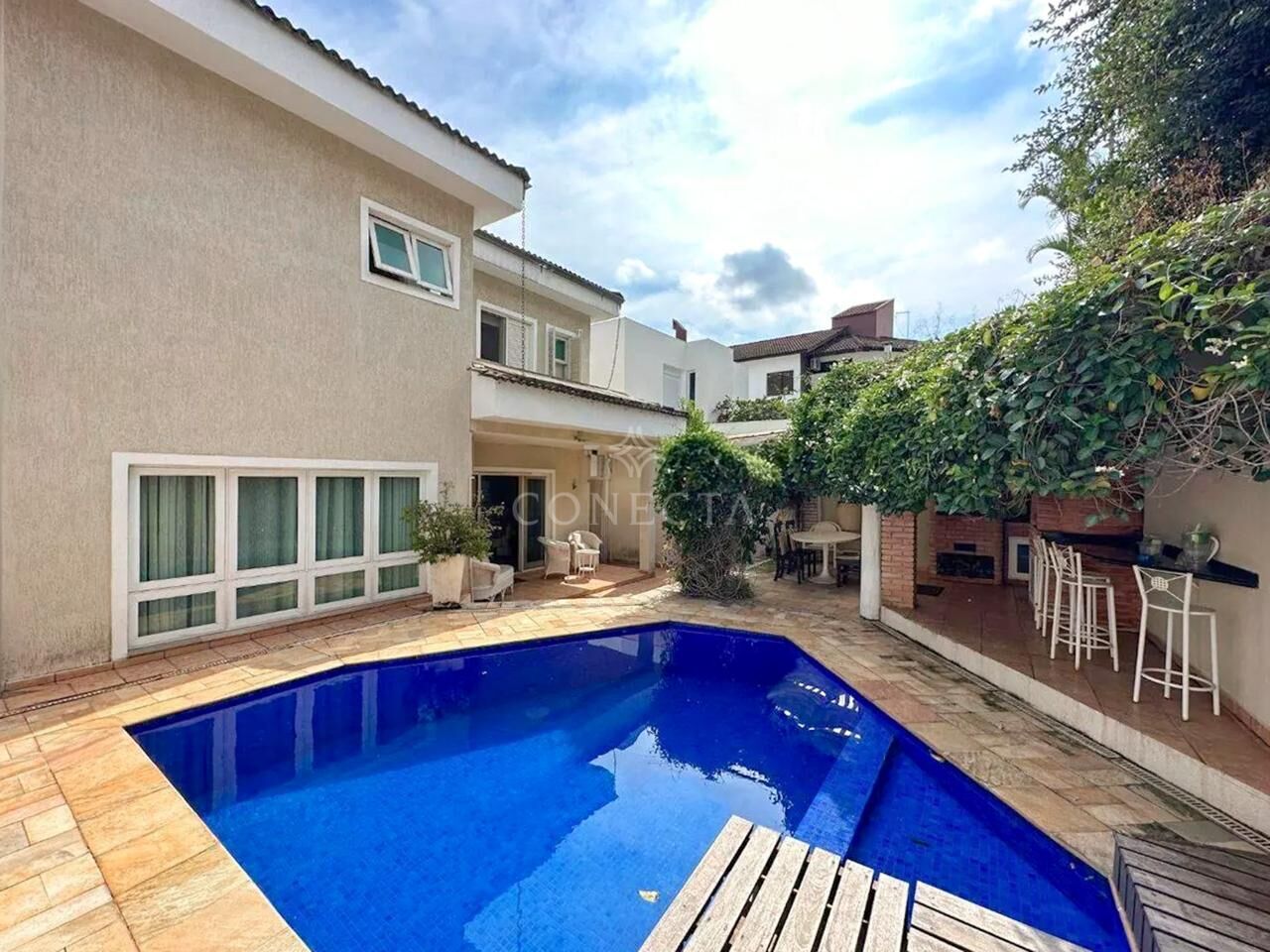 Casa à venda com 4 quartos, 388m² - Foto 2