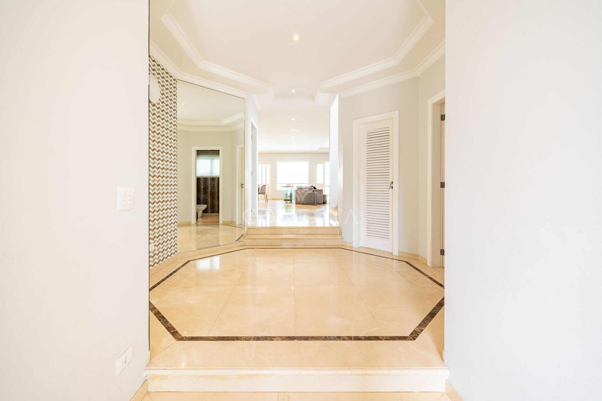 Casa à venda com 4 quartos, 460m² - Foto 4