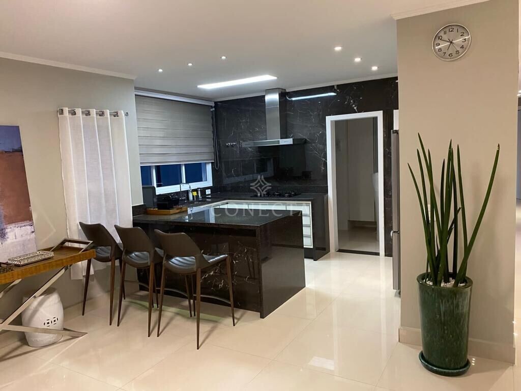 Casa à venda com 5 quartos, 340m² - Foto 9