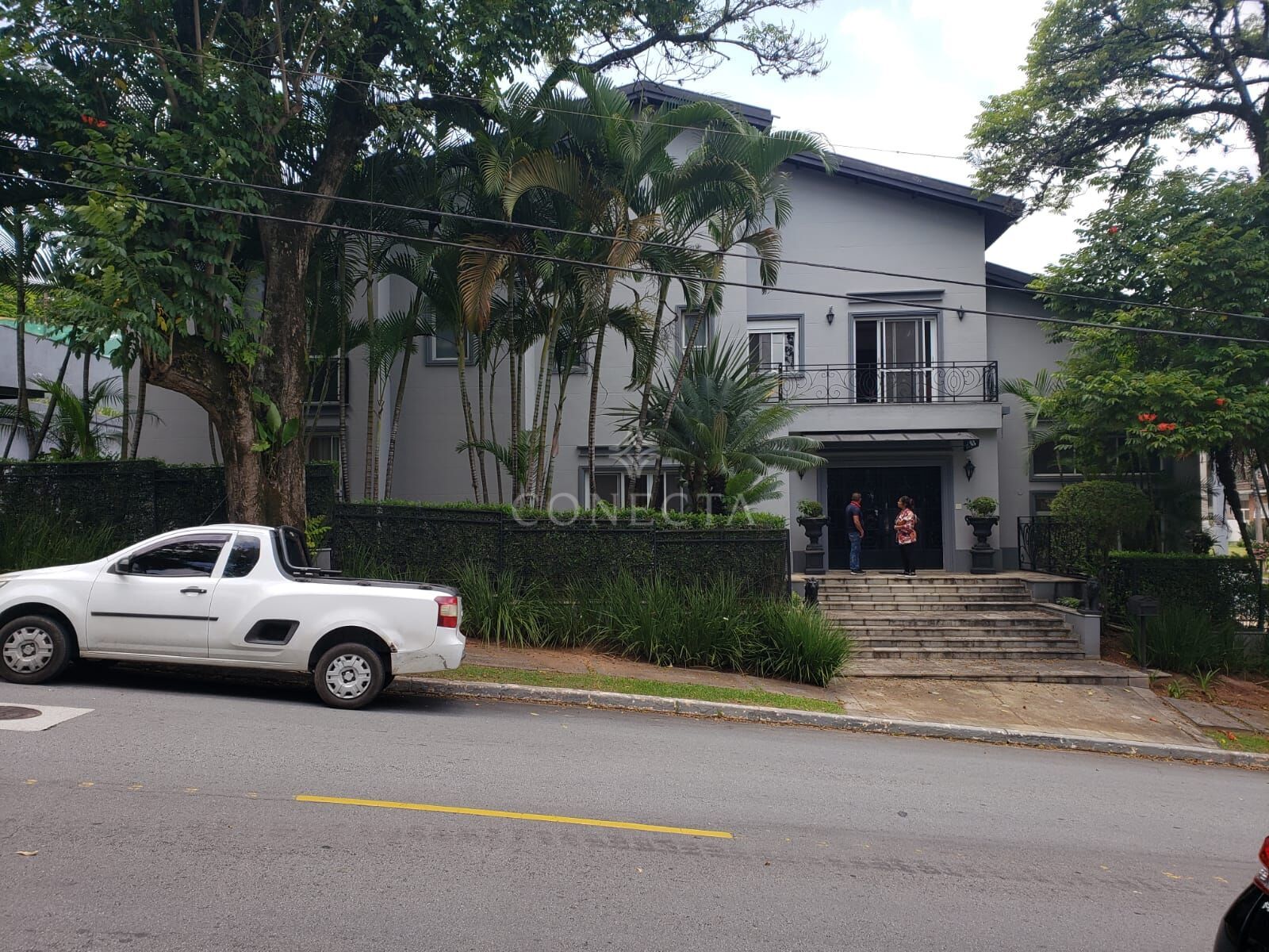 Casa para alugar com 5 quartos, 490m² - Foto 2