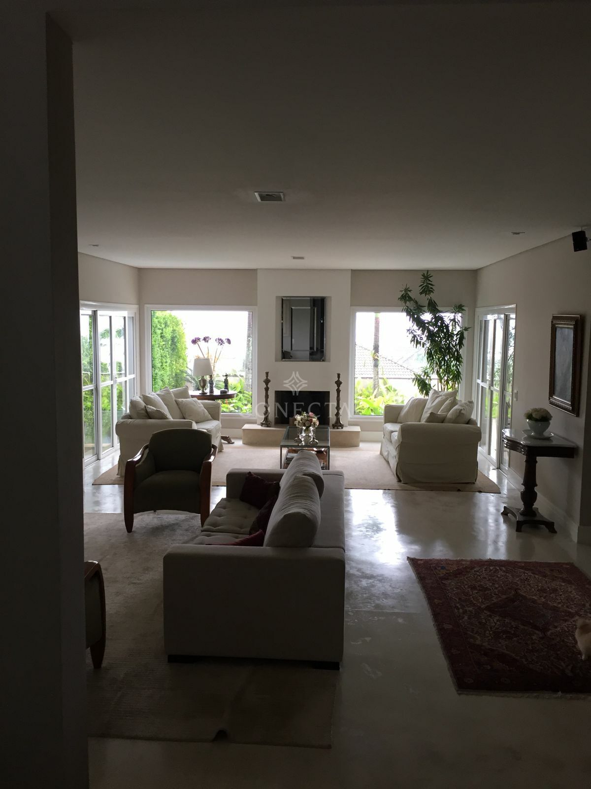 Casa à venda com 4 quartos, 450m² - Foto 1