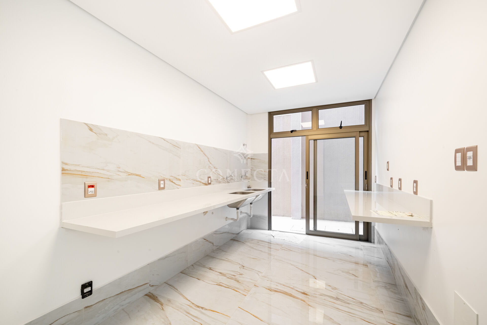 Casa à venda com 4 quartos, 400m² - Foto 33