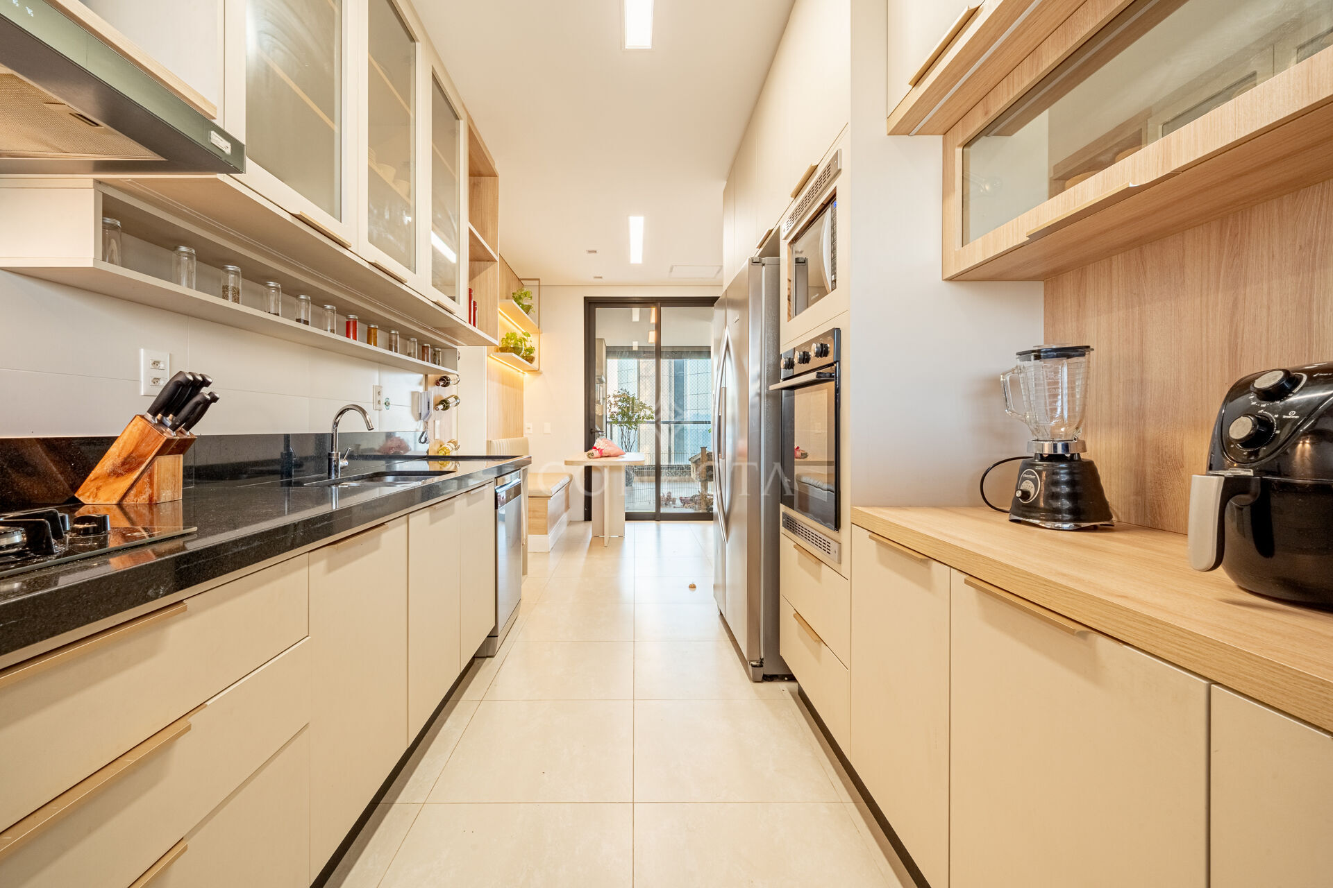 Apartamento para alugar com 3 quartos, 281m² - Foto 14