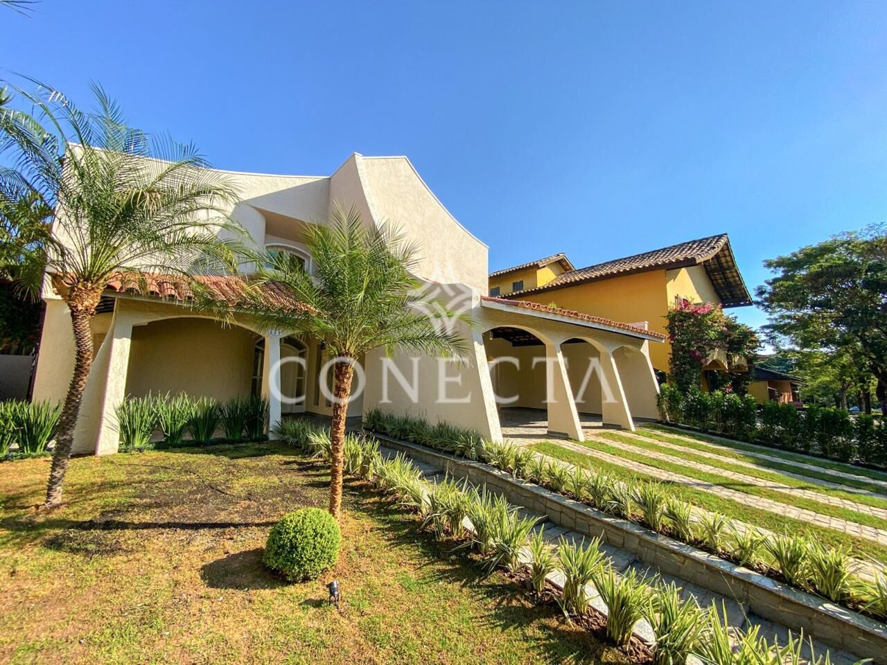 Casa à venda com 3 quartos, 350m² - Foto 2