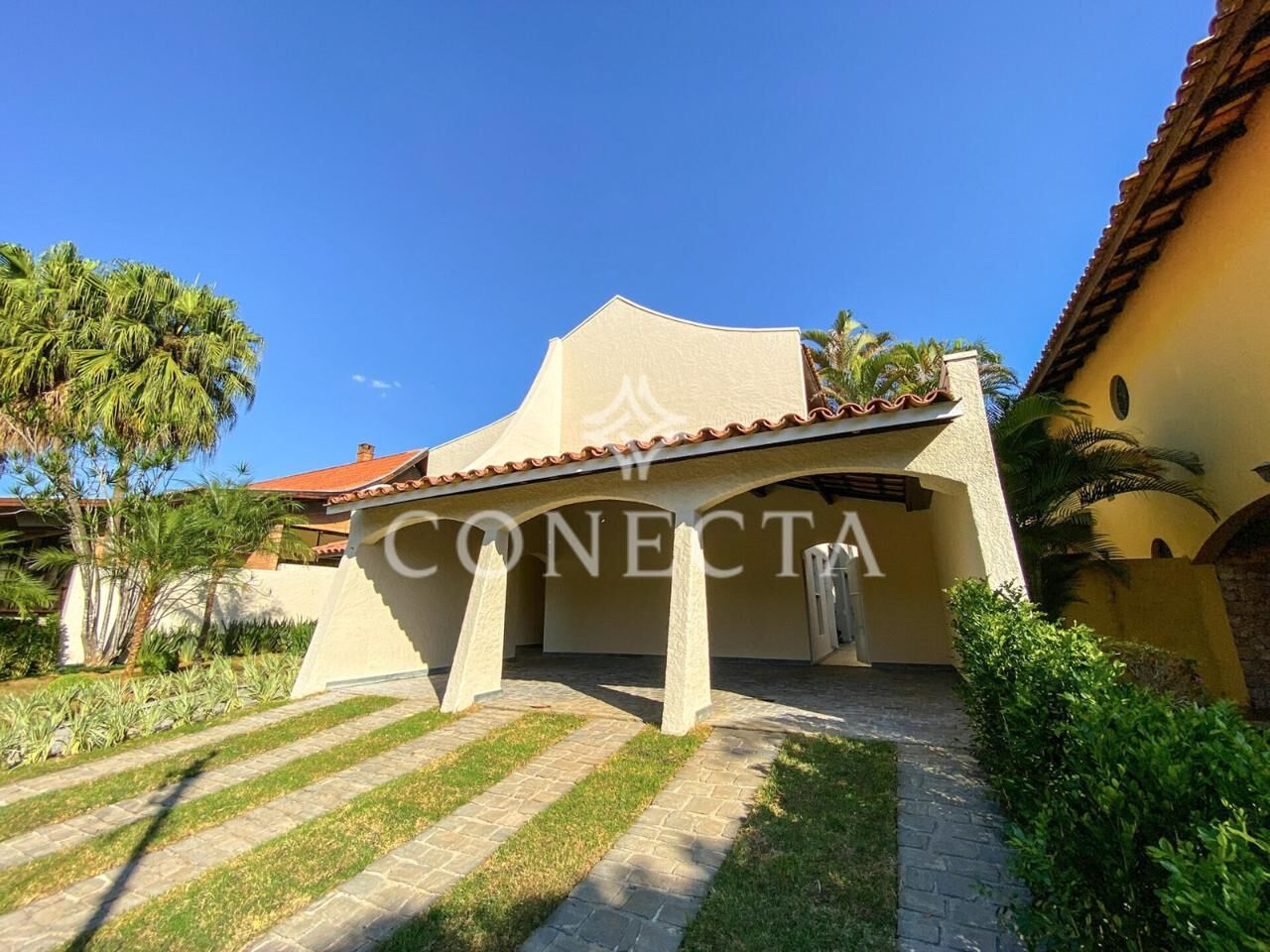 Casa à venda com 3 quartos, 350m² - Foto 1