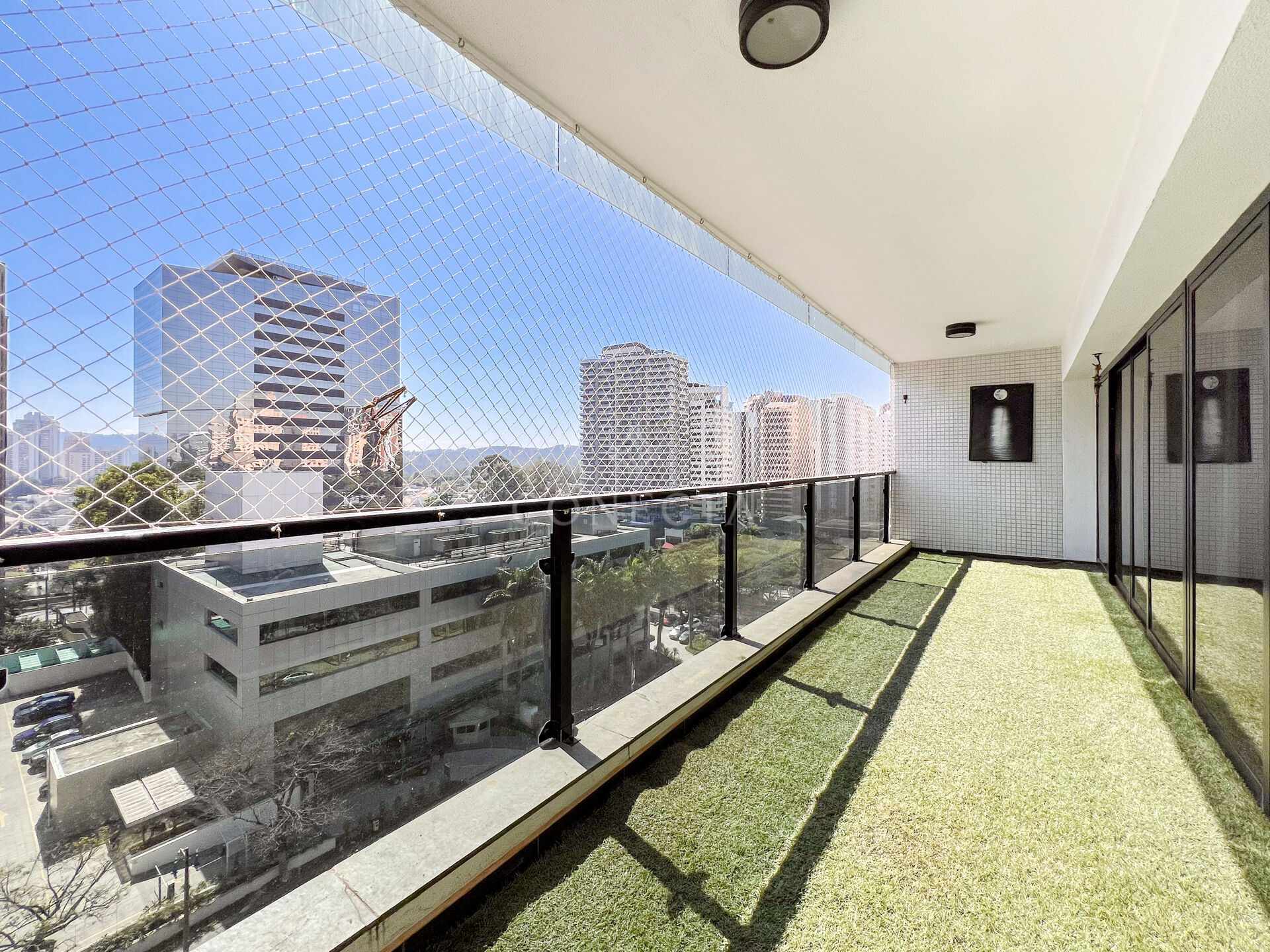 Apartamento para alugar com 4 quartos, 296m² - Foto 7