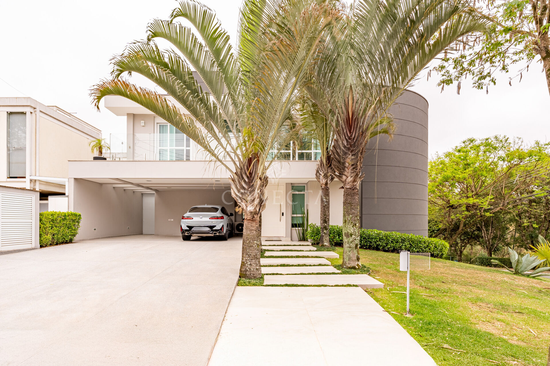 Casa à venda com 4 quartos, 489m² - Foto 1