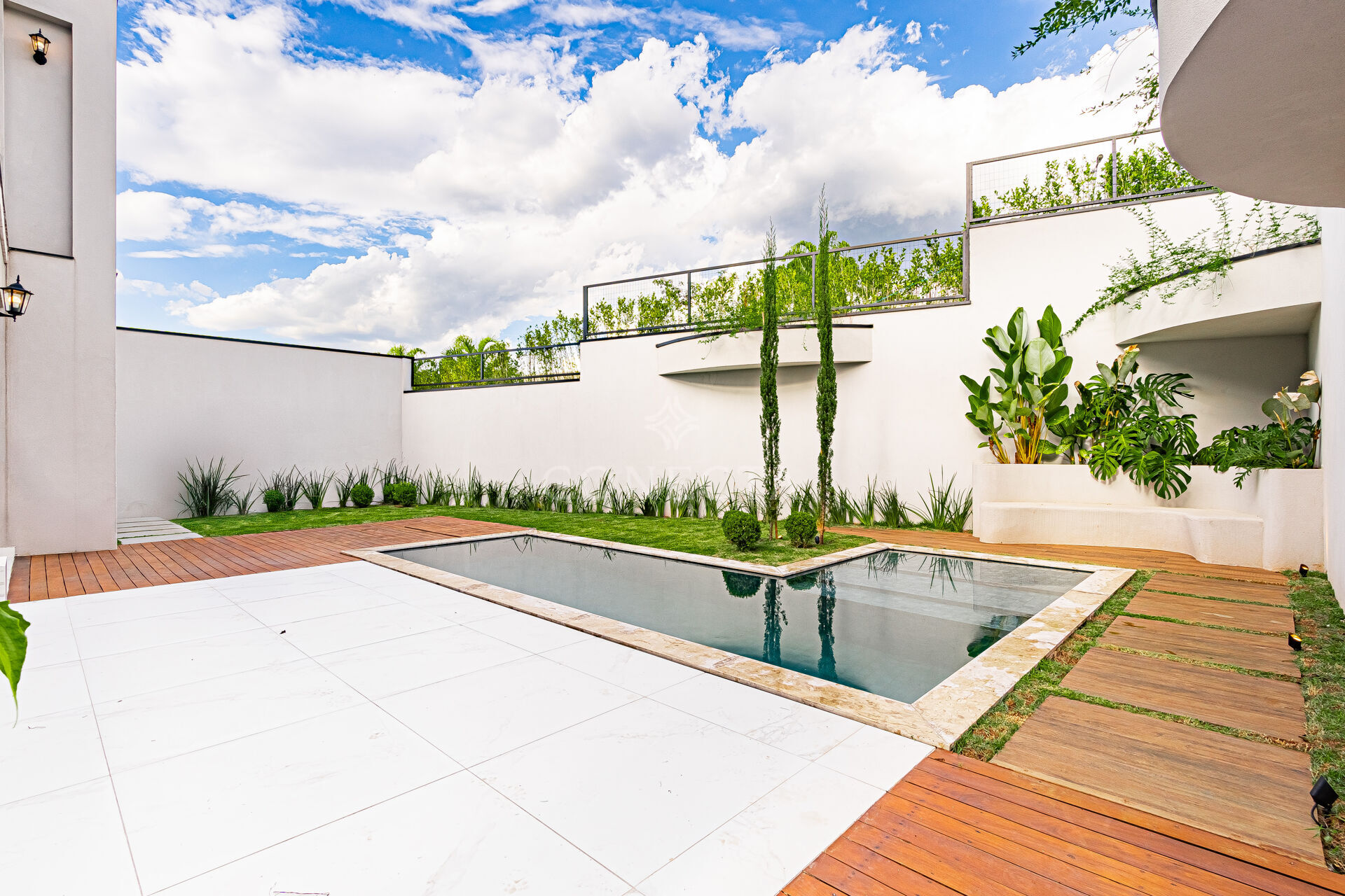 Casa à venda com 5 quartos, 422m² - Foto 2