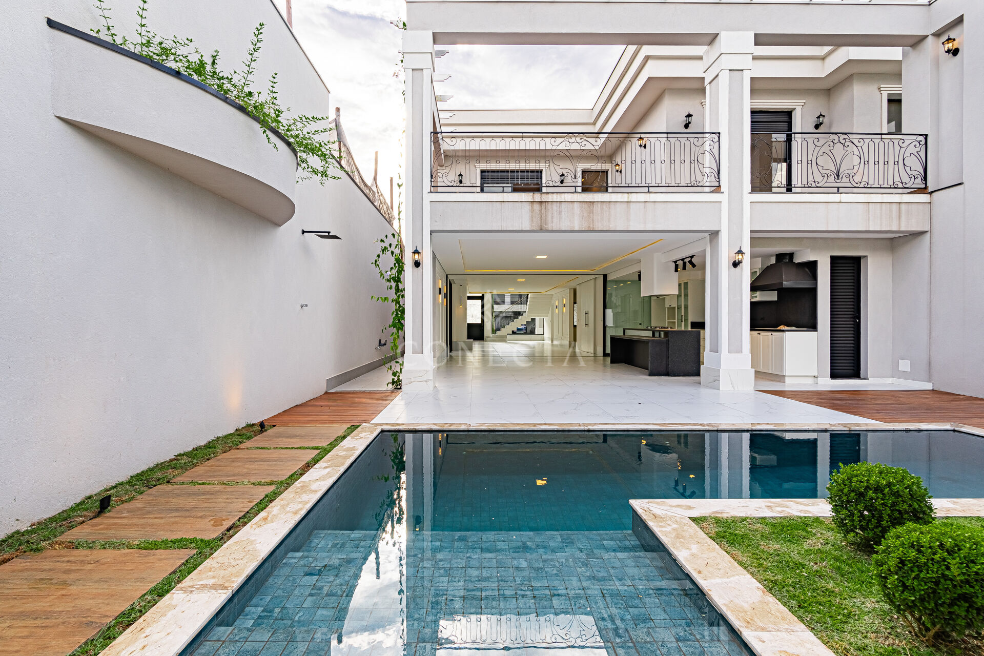 Casa à venda com 5 quartos, 422m² - Foto 5