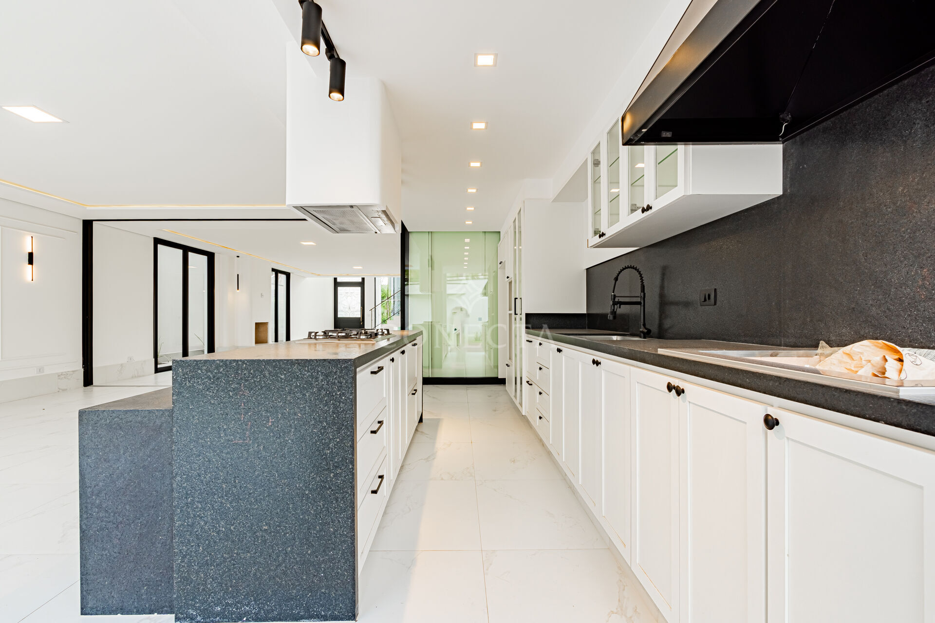 Casa à venda com 5 quartos, 422m² - Foto 15