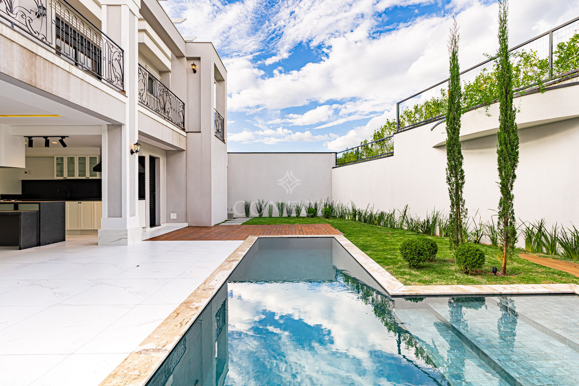 Casa à venda com 5 quartos, 422m² - Foto 3