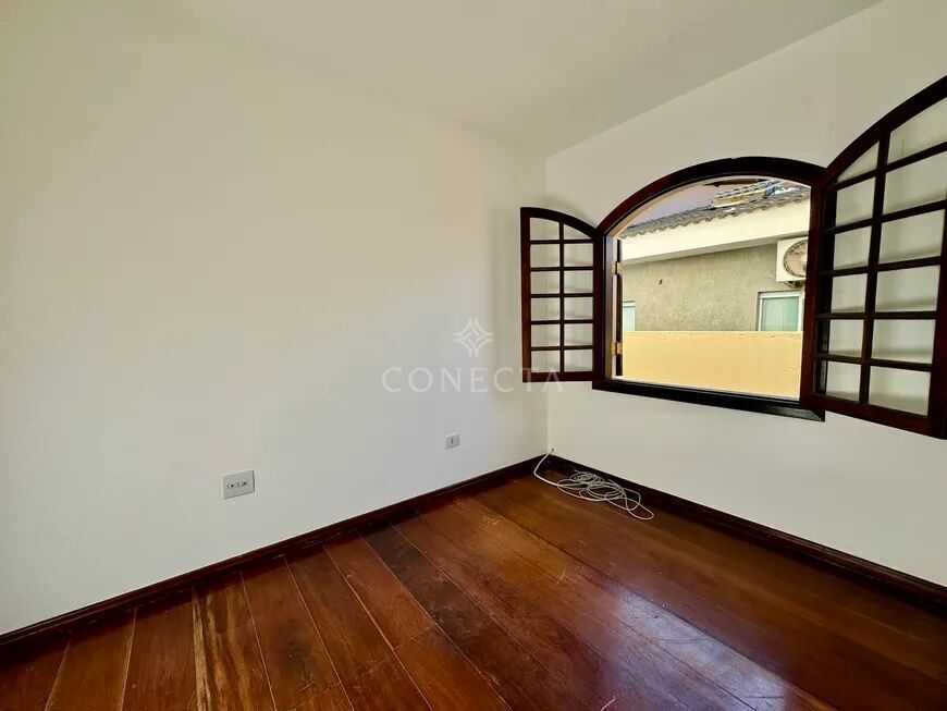 Casa à venda com 4 quartos, 248m² - Foto 5