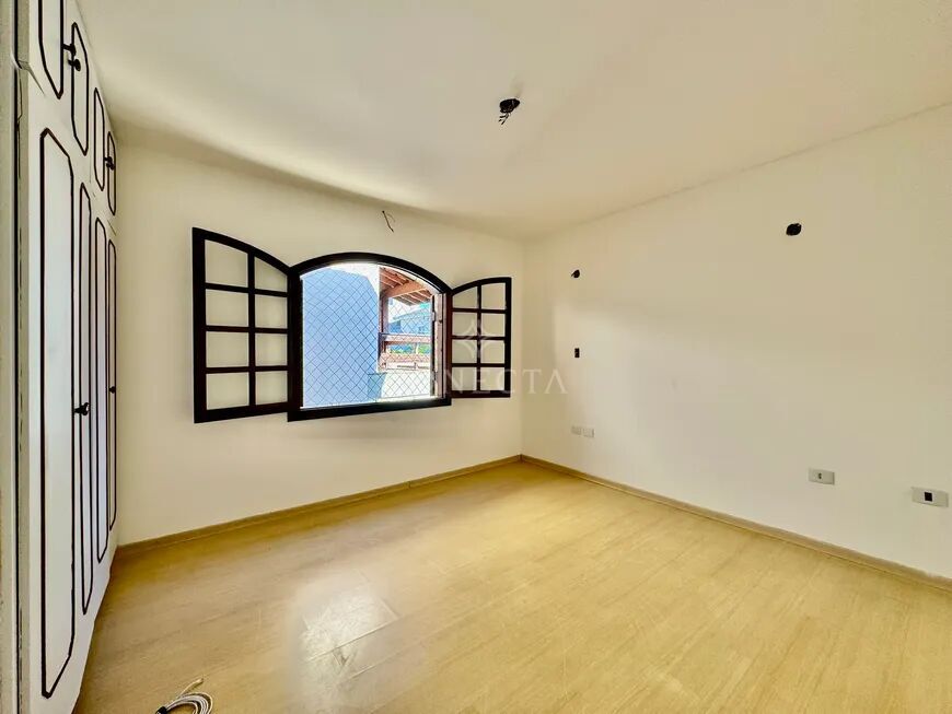 Casa à venda com 4 quartos, 248m² - Foto 23