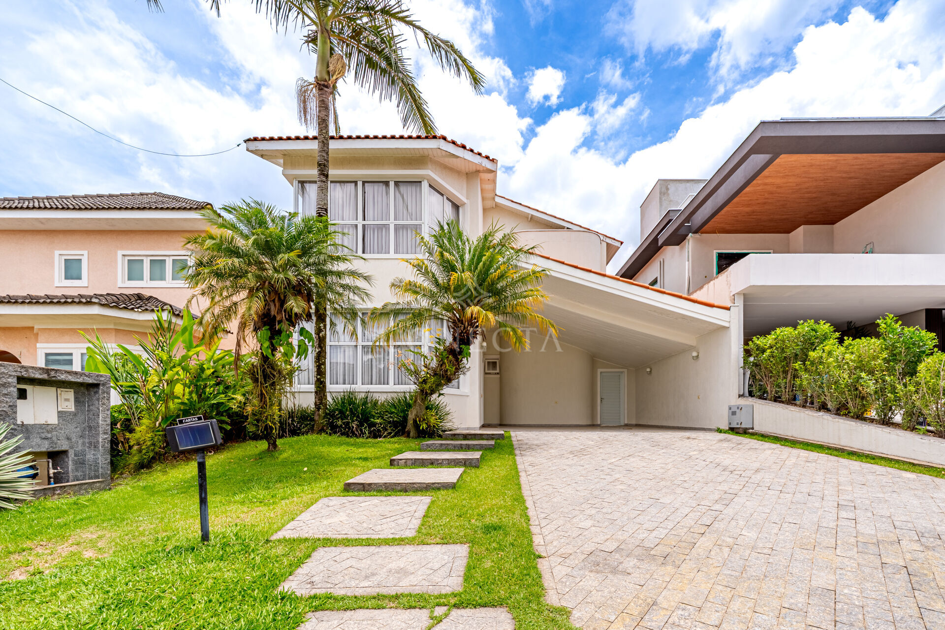 Casa, 4 quartos, 373 m² - Foto 1