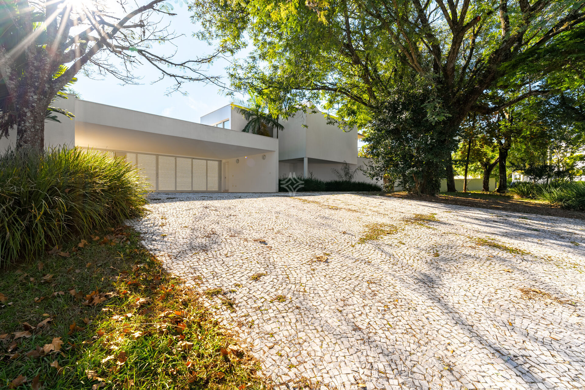 Casa à venda com 4 quartos, 1000m² - Foto 1