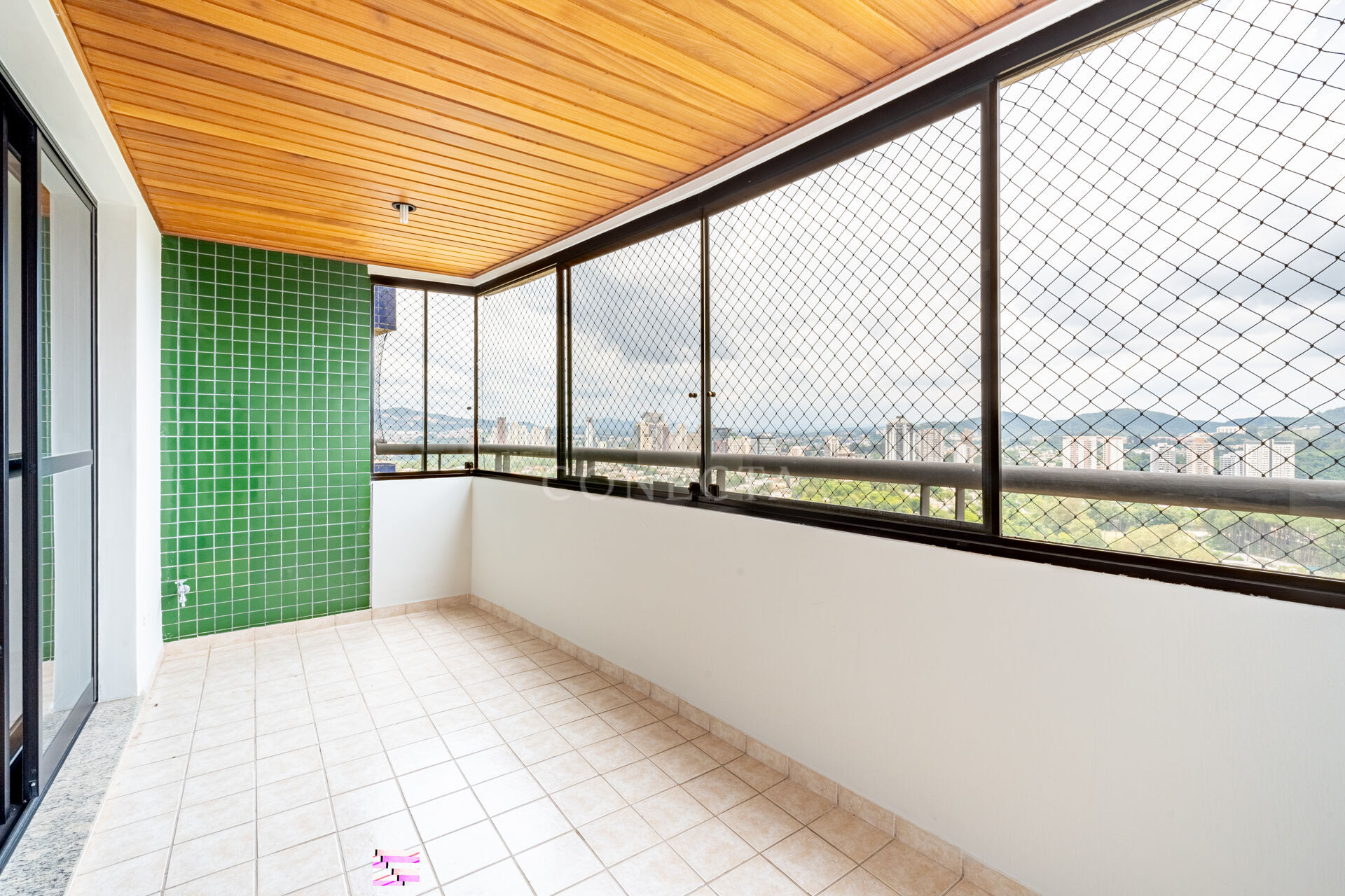 Apartamento para alugar com 4 quartos, 153m² - Foto 2