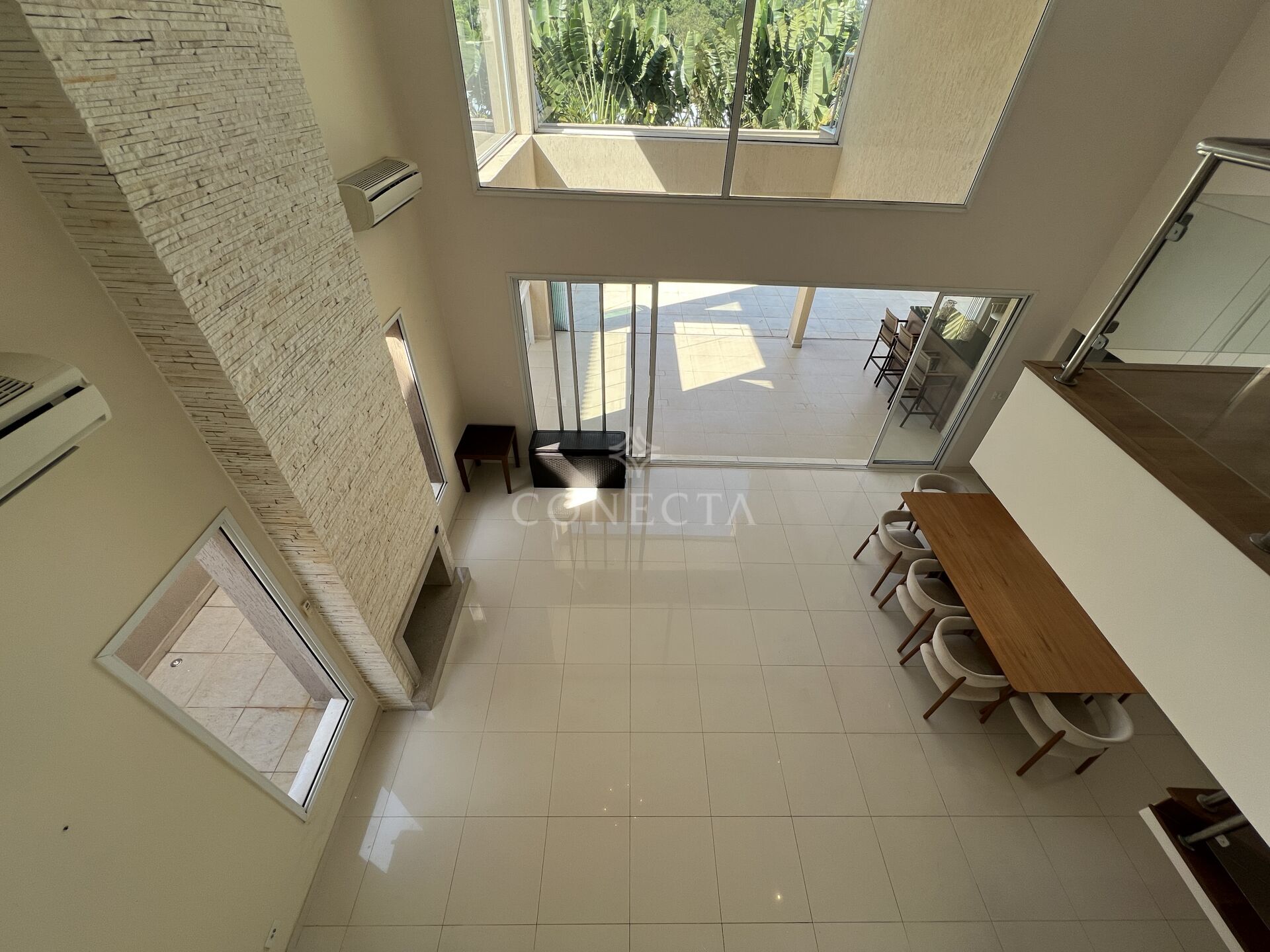 Casa à venda com 4 quartos, 338m² - Foto 2