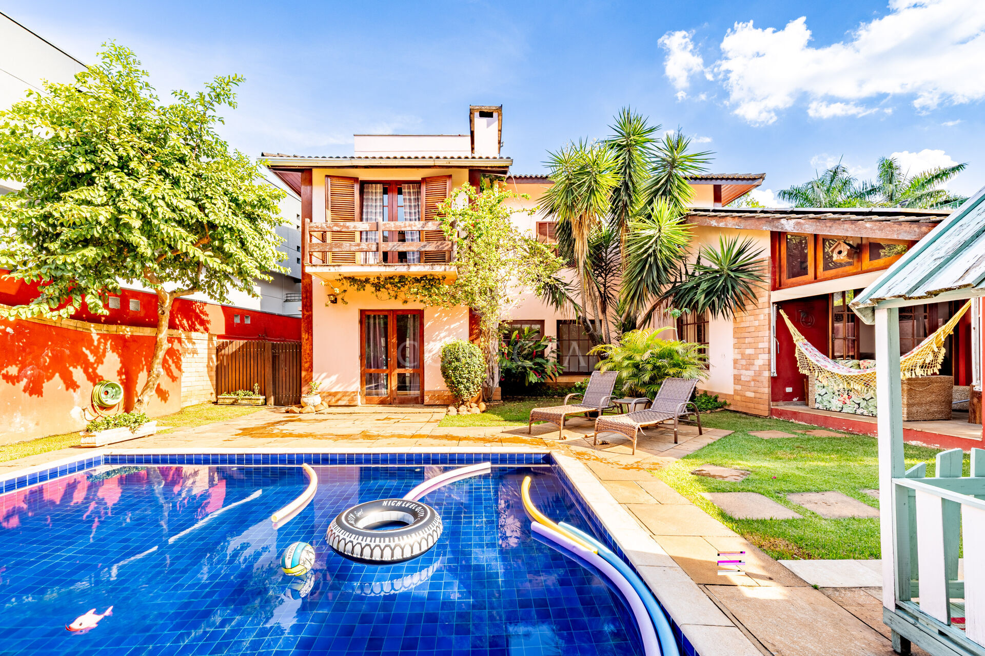 Casa, 4 quartos, 340 m² - Foto 1