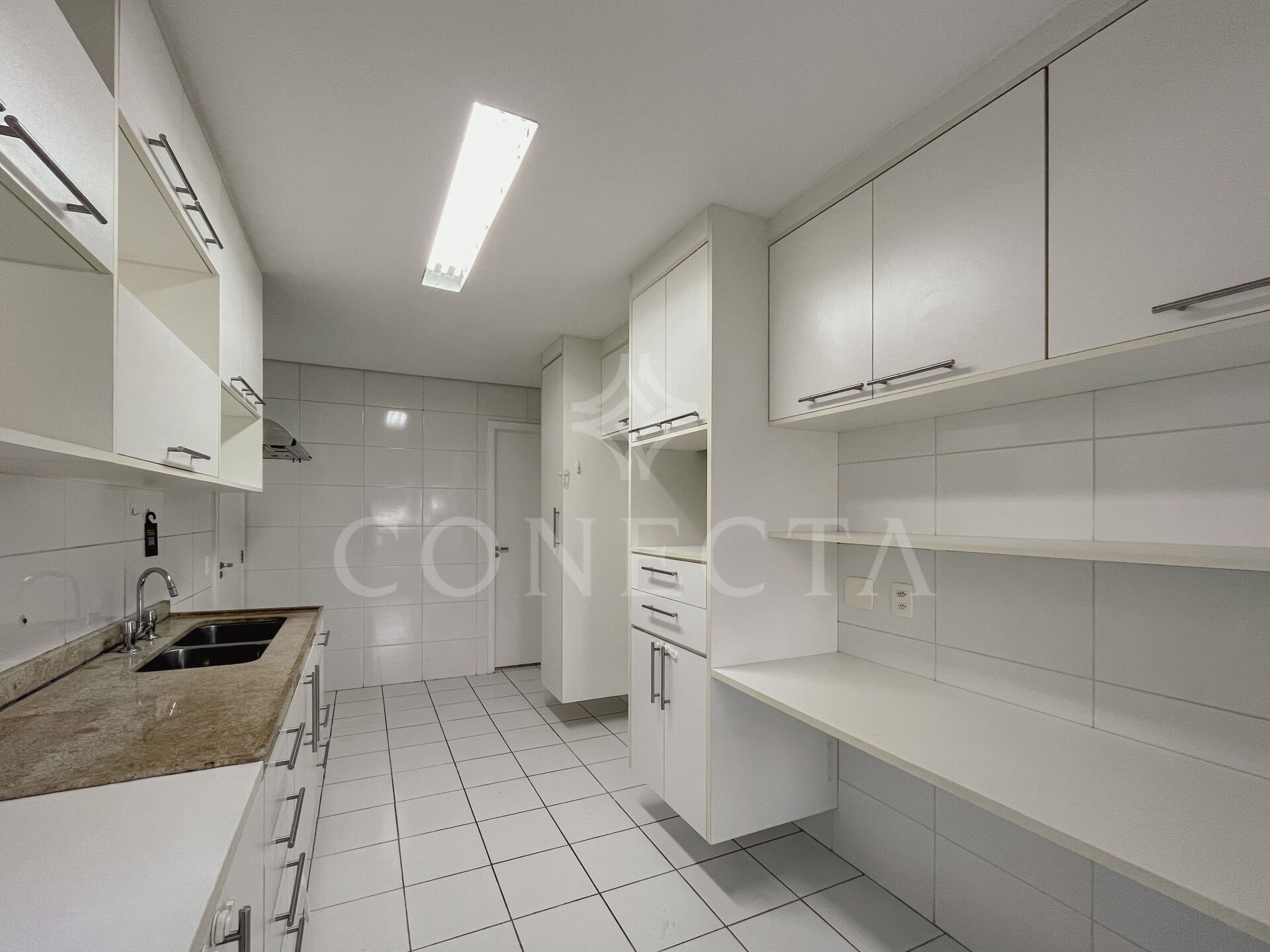 Apartamento à venda com 3 quartos, 202m² - Foto 11