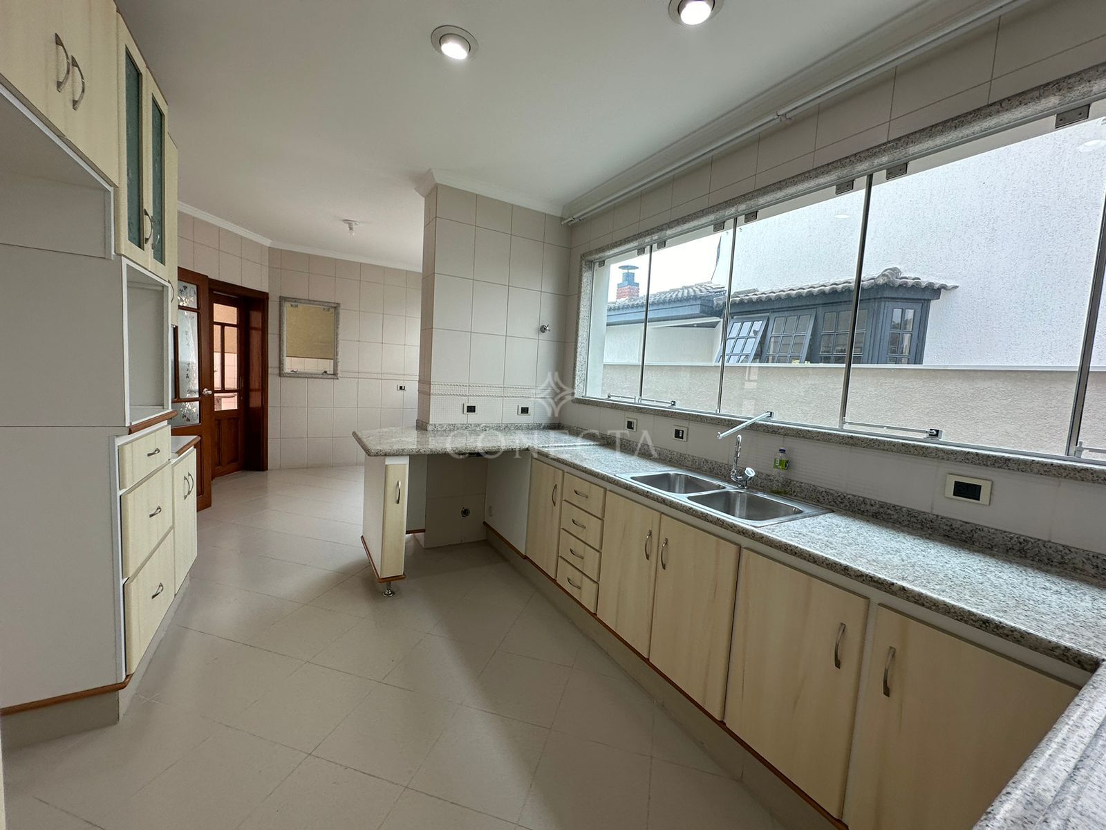 Casa à venda com 4 quartos, 460m² - Foto 8