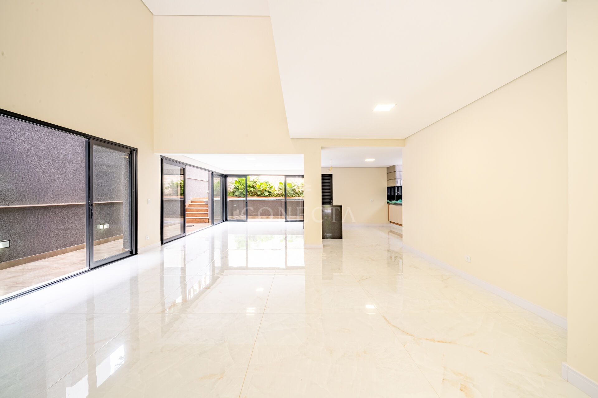 Casa à venda com 4 quartos, 280m² - Foto 4