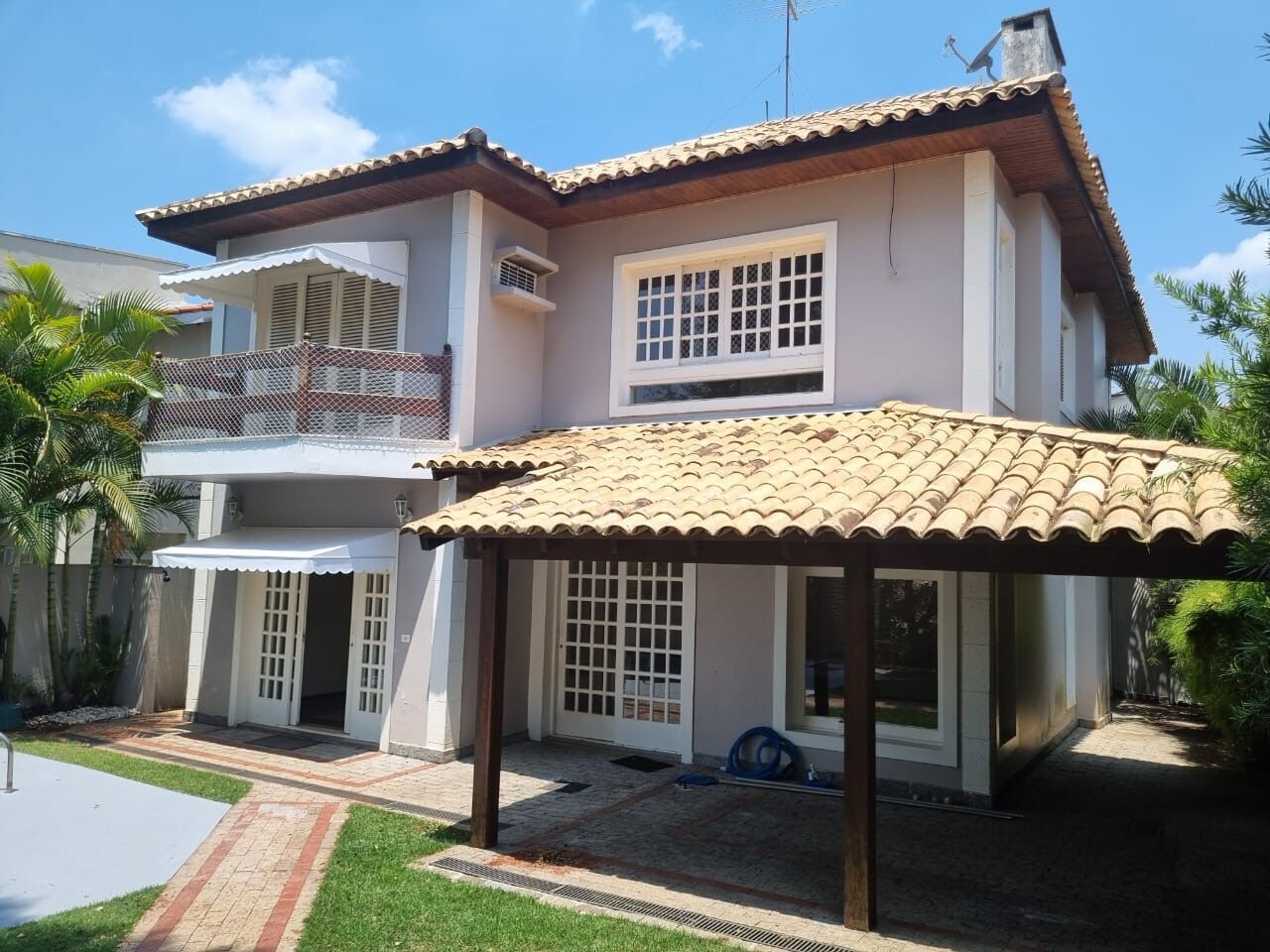 Casa, 4 quartos, 240 m² - Foto 1