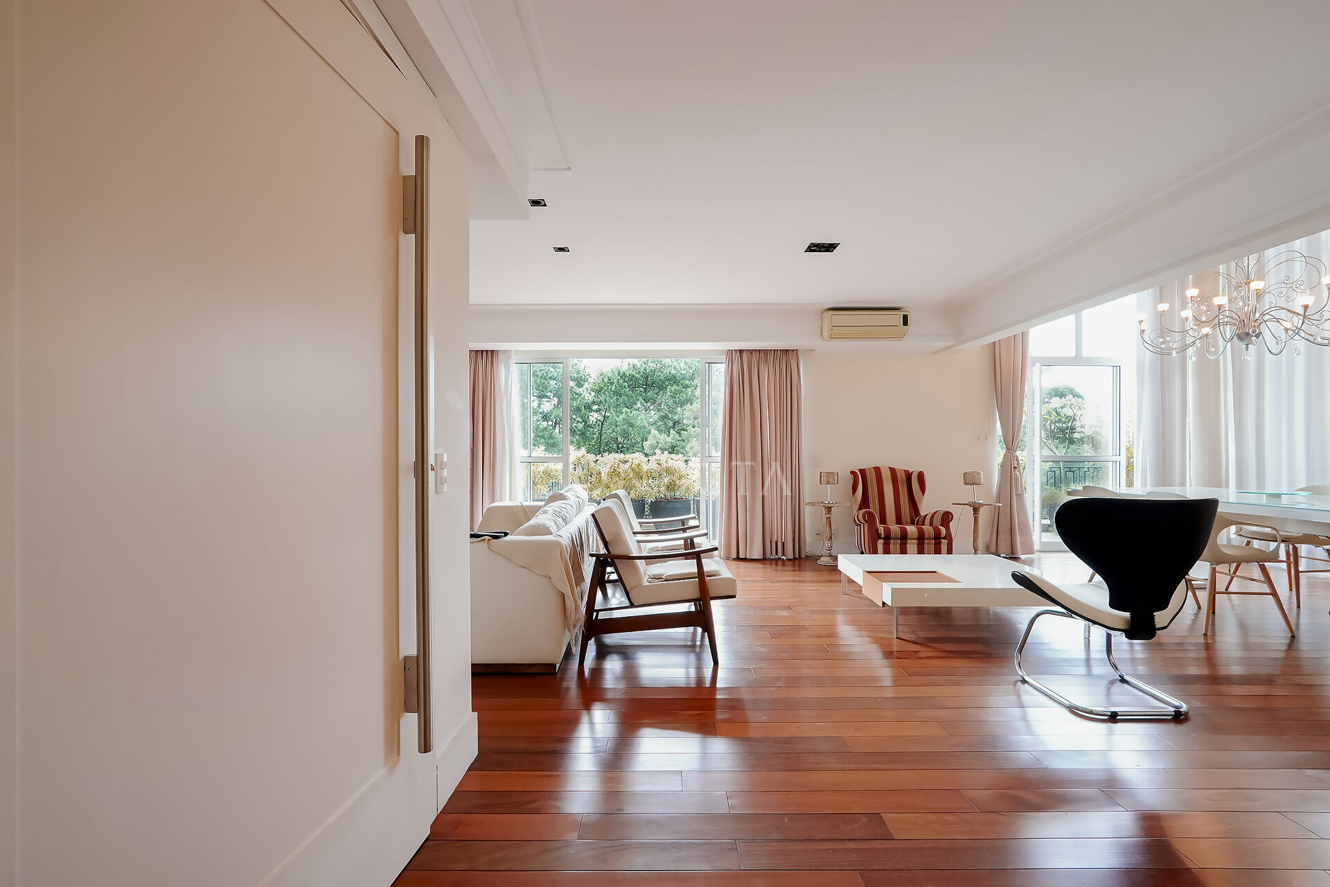 Apartamento para alugar com 2 quartos, 220m² - Foto 3