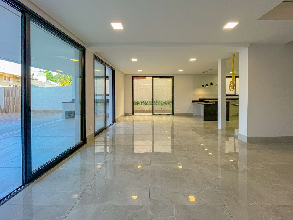 Casa à venda com 3 quartos, 310m² - Foto 6