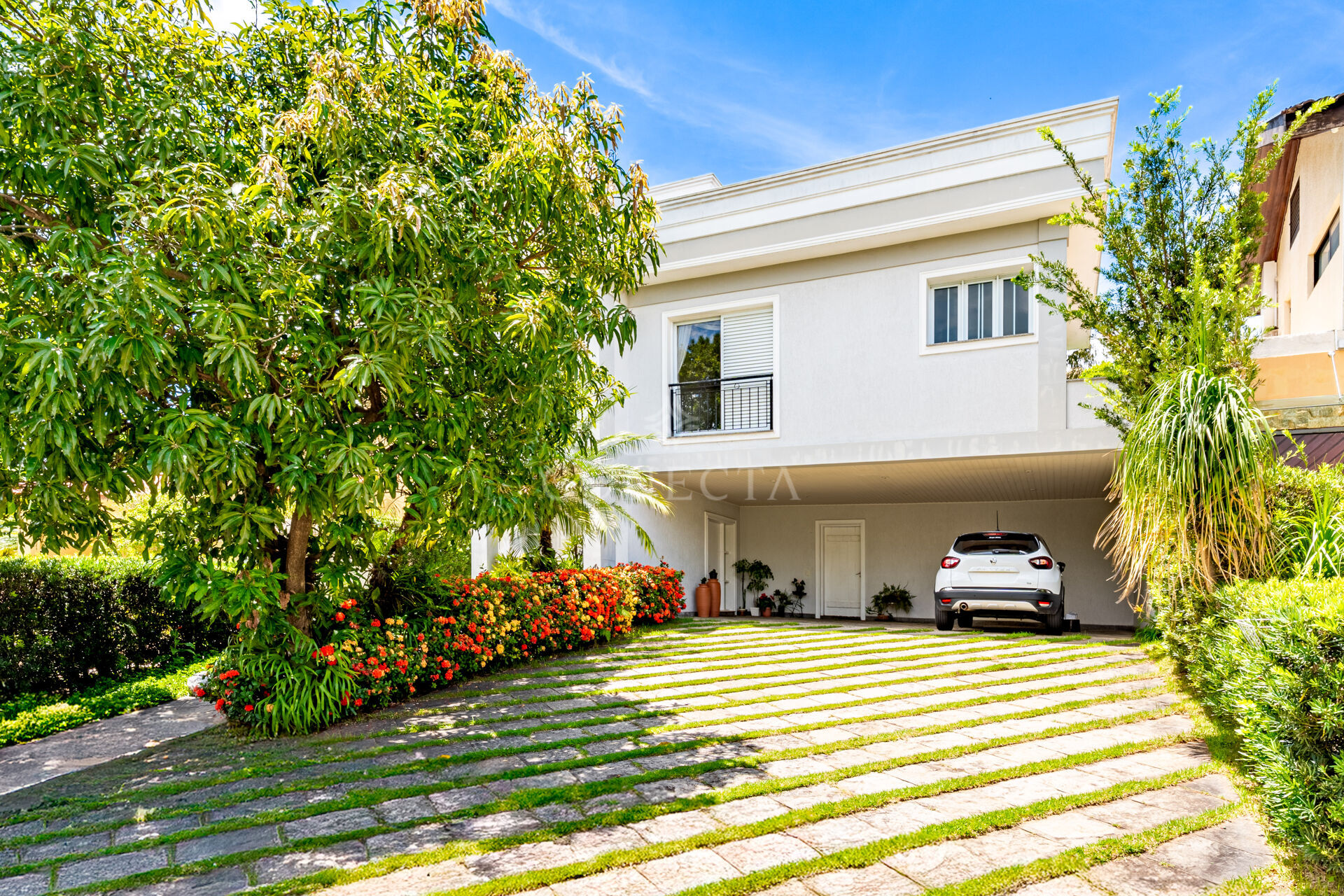 Casa à venda com 4 quartos, 412m² - Foto 1