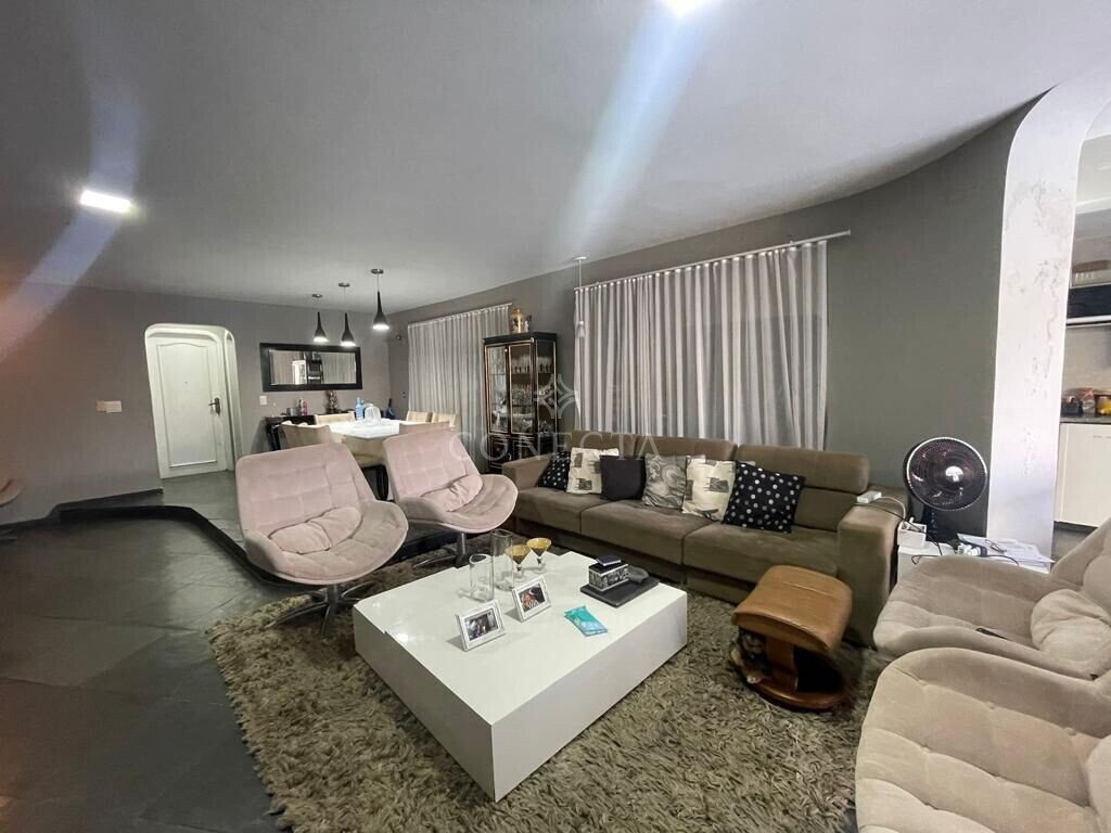 Casa à venda com 4 quartos, 420m² - Foto 3