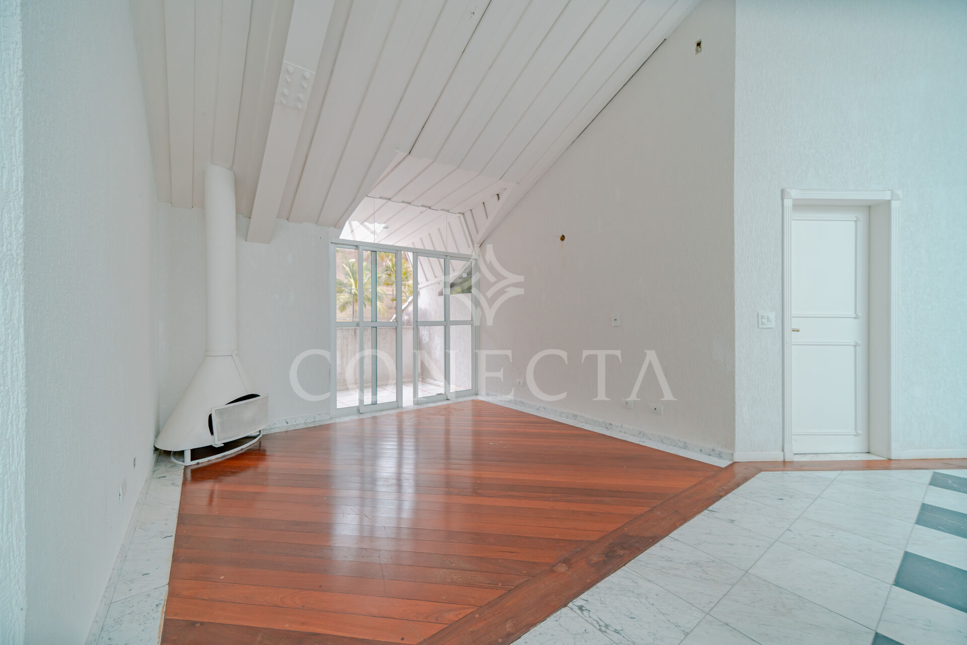 Casa para alugar com 7 quartos, 1754m² - Foto 10