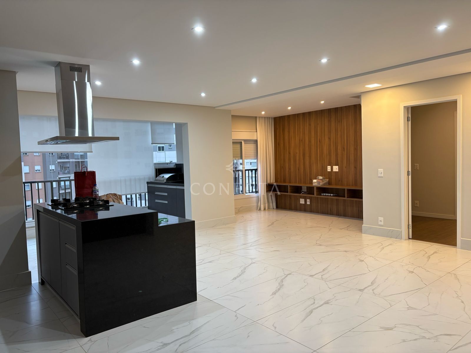 Apartamento para alugar com 3 quartos, 110m² - Foto 1