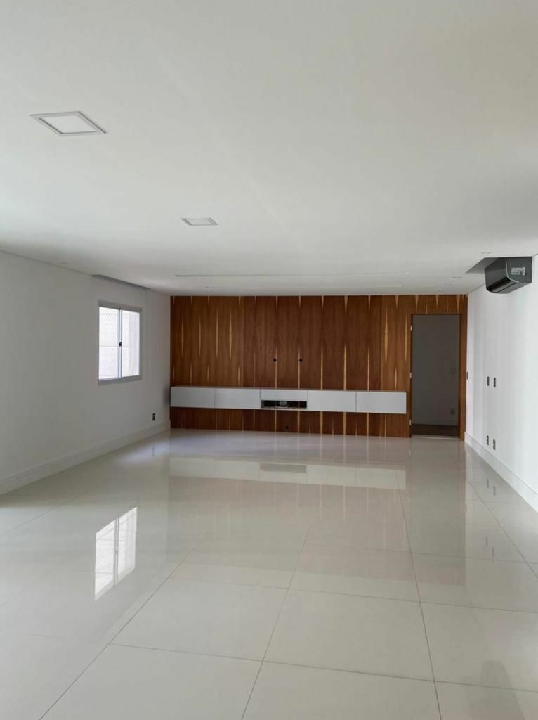 Apartamento para alugar com 3 quartos, 235m² - Foto 4