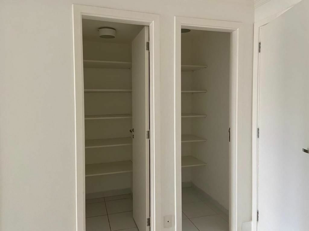 Apartamento para alugar com 3 quartos, 235m² - Foto 14