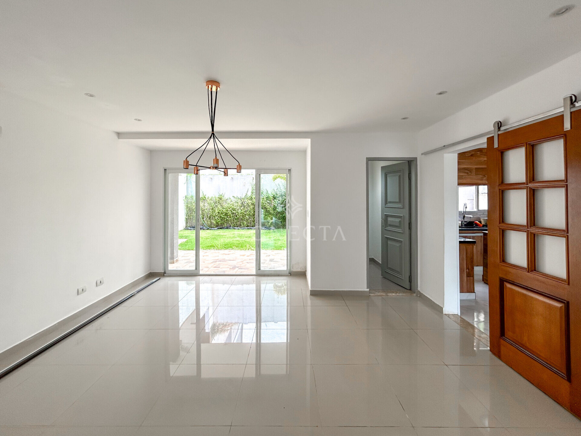 Casa à venda com 3 quartos, 217m² - Foto 10