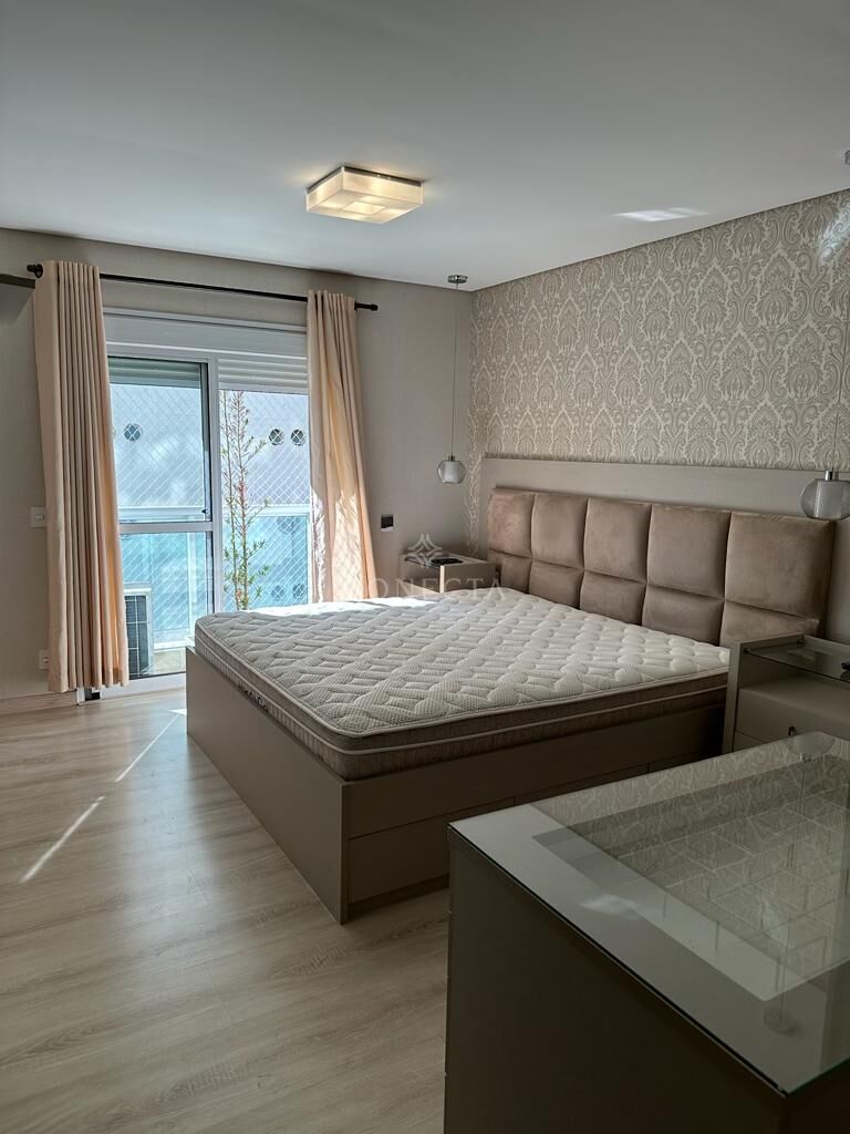 Apartamento para alugar com 3 quartos, 235m² - Foto 14