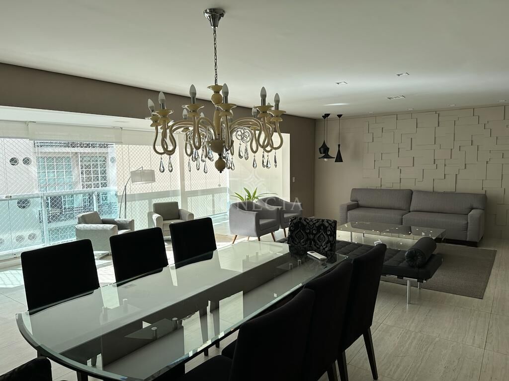 Apartamento para alugar com 3 quartos, 235m² - Foto 1