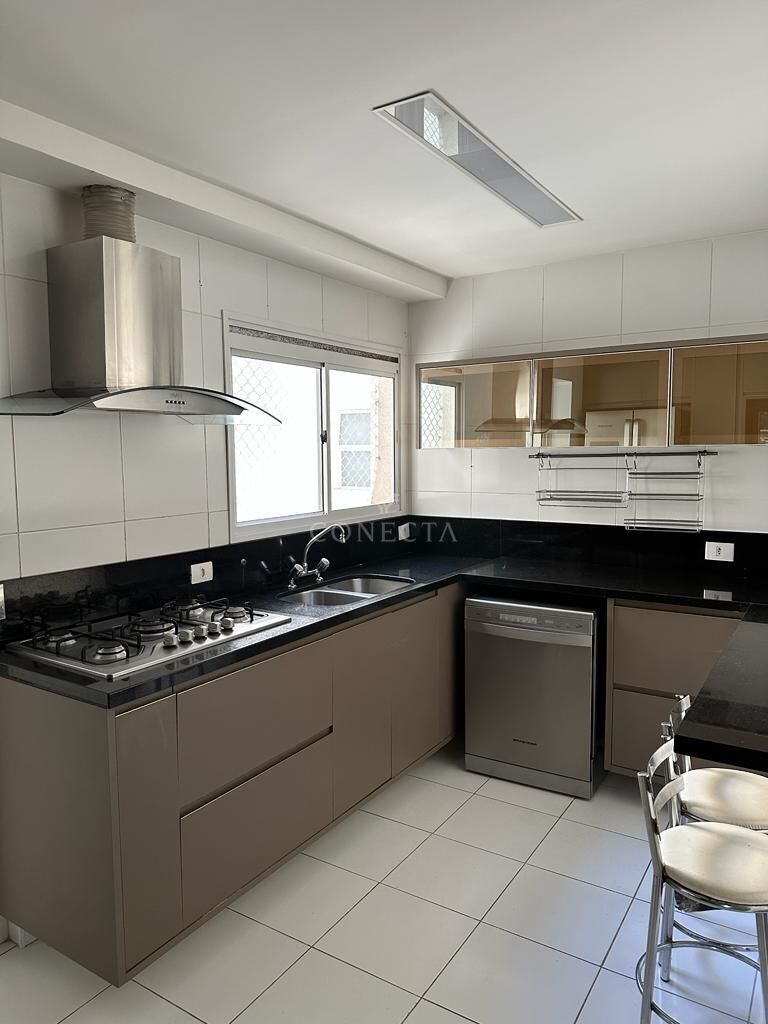 Apartamento para alugar com 3 quartos, 235m² - Foto 19