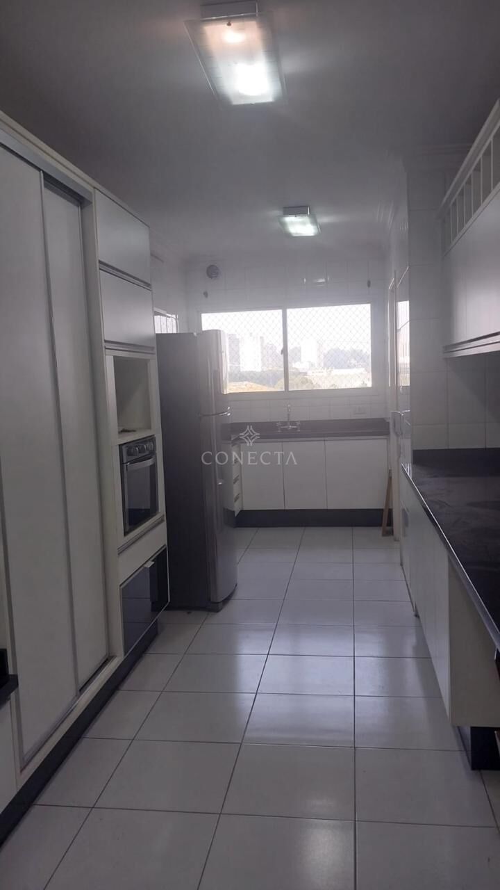 Apartamento para alugar com 3 quartos, 170m² - Foto 4