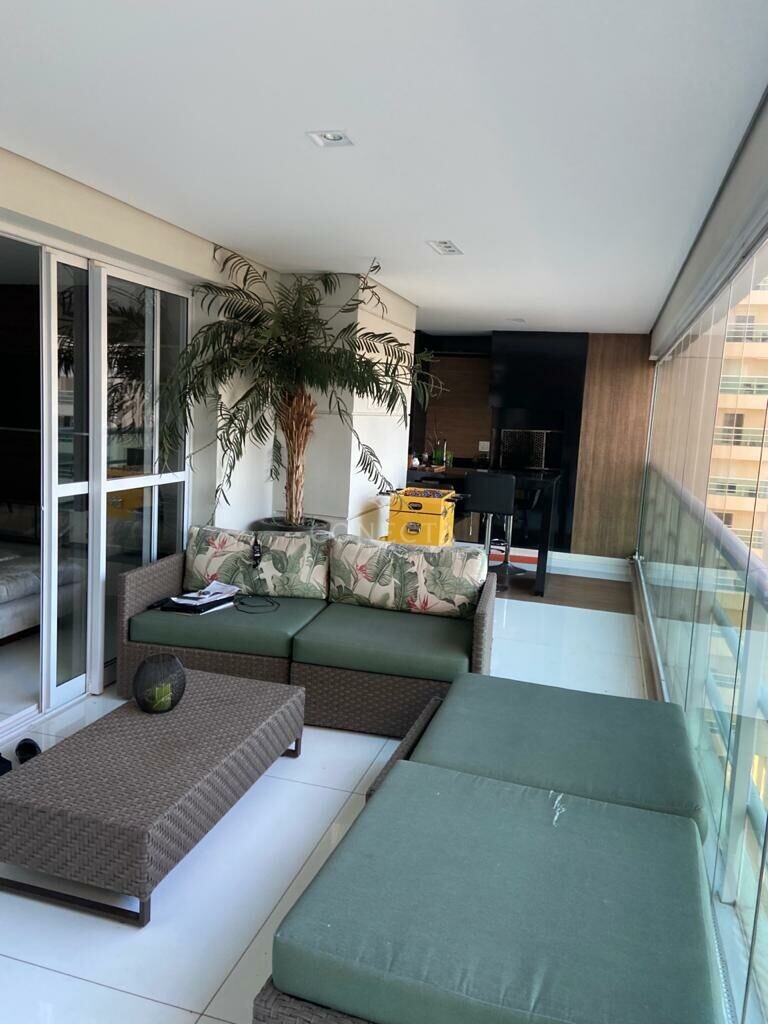 Apartamento à venda com 3 quartos, 202m² - Foto 3