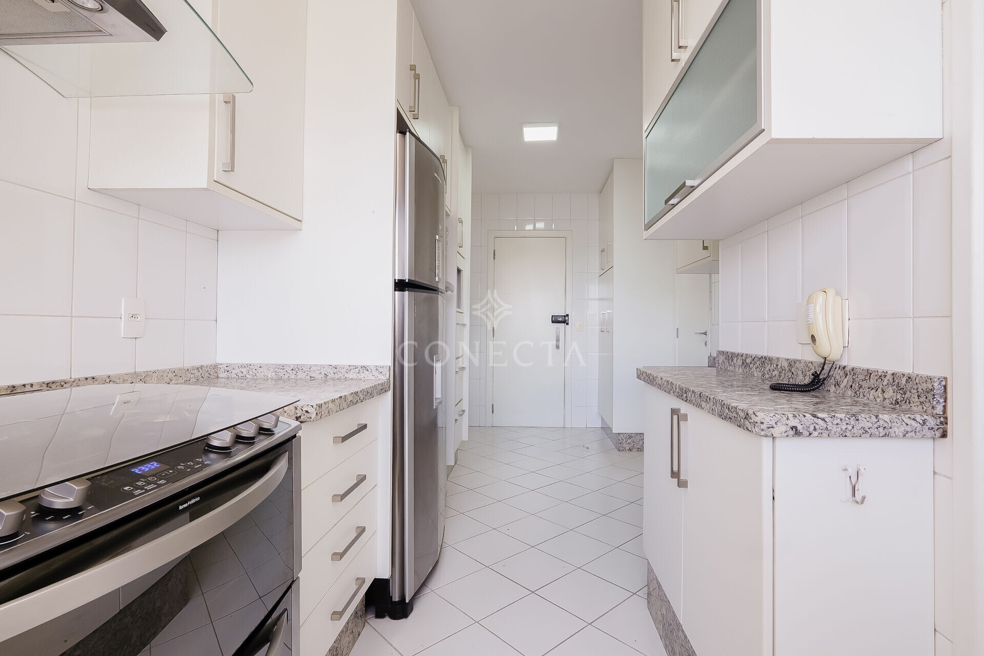 Apartamento para alugar com 3 quartos, 168m² - Foto 12