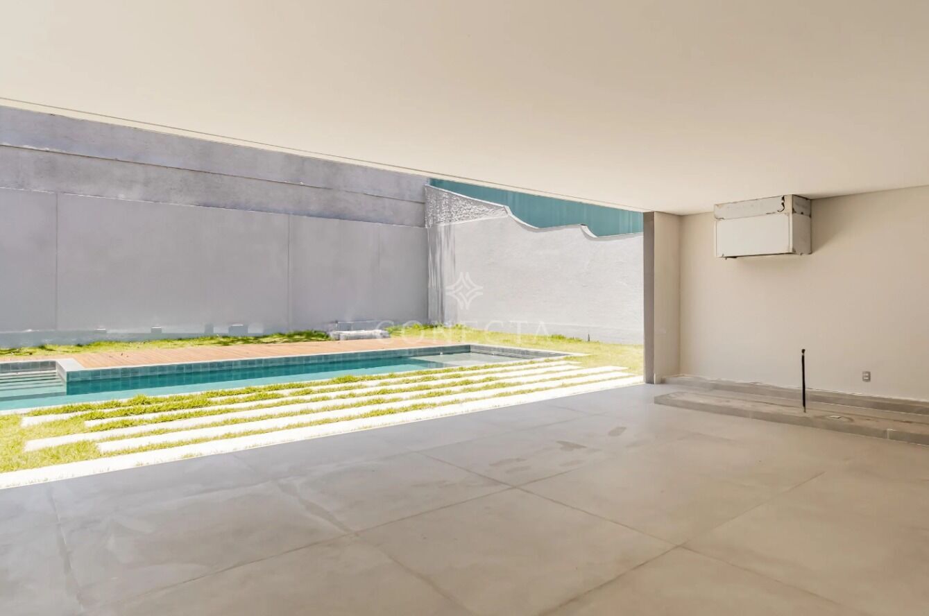 Casa à venda com 4 quartos, 530m² - Foto 2