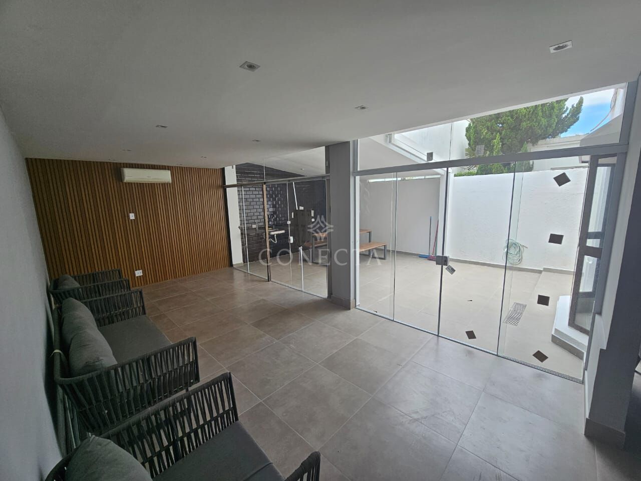 Casa à venda com 3 quartos, 160m² - Foto 2