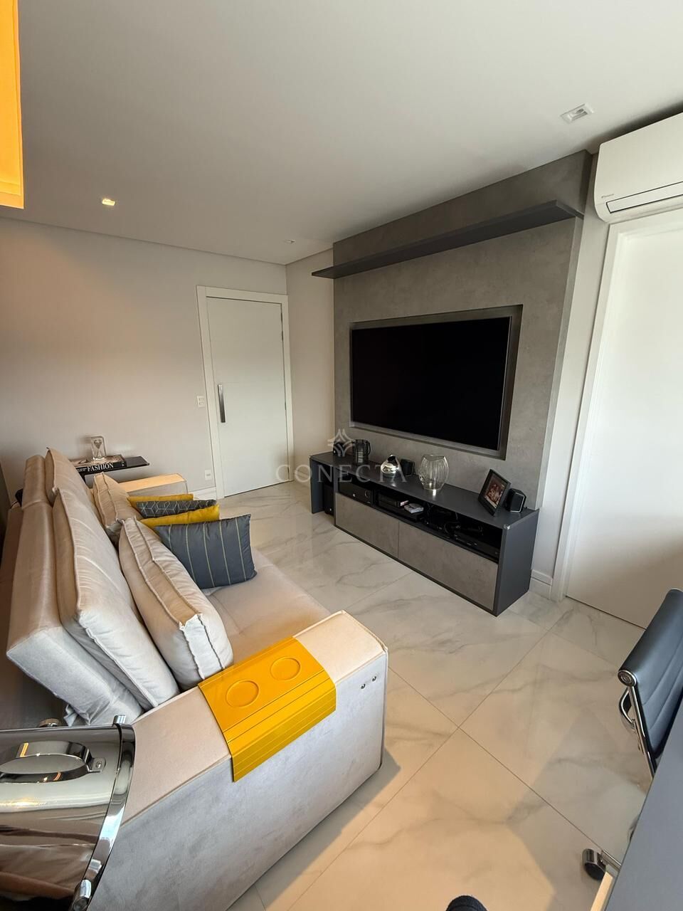 Apartamento à venda com 3 quartos, 134m² - Foto 3